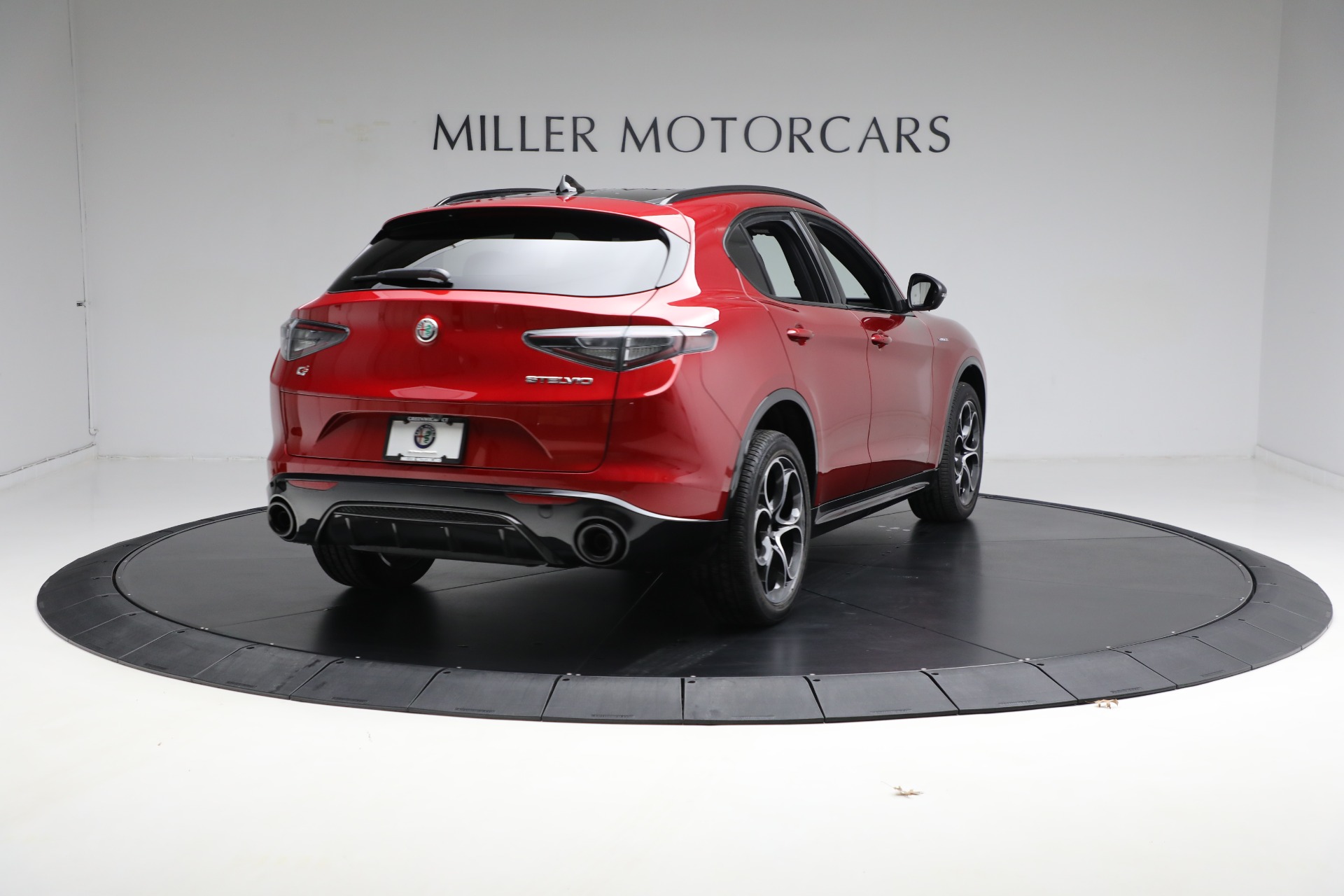 New-2024-Alfa-Romeo-Stelvio-Veloce
