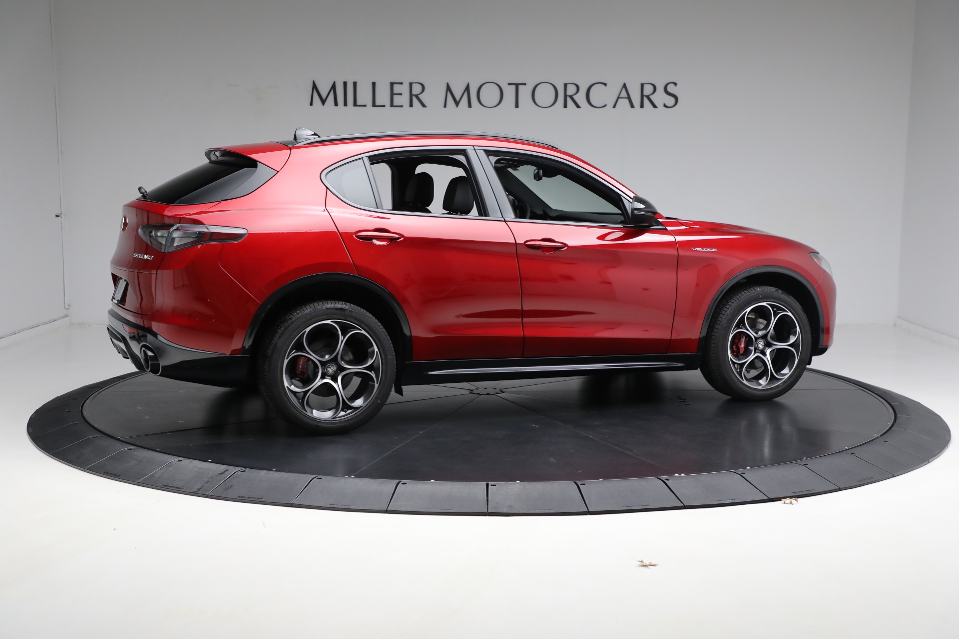 New-2024-Alfa-Romeo-Stelvio-Veloce