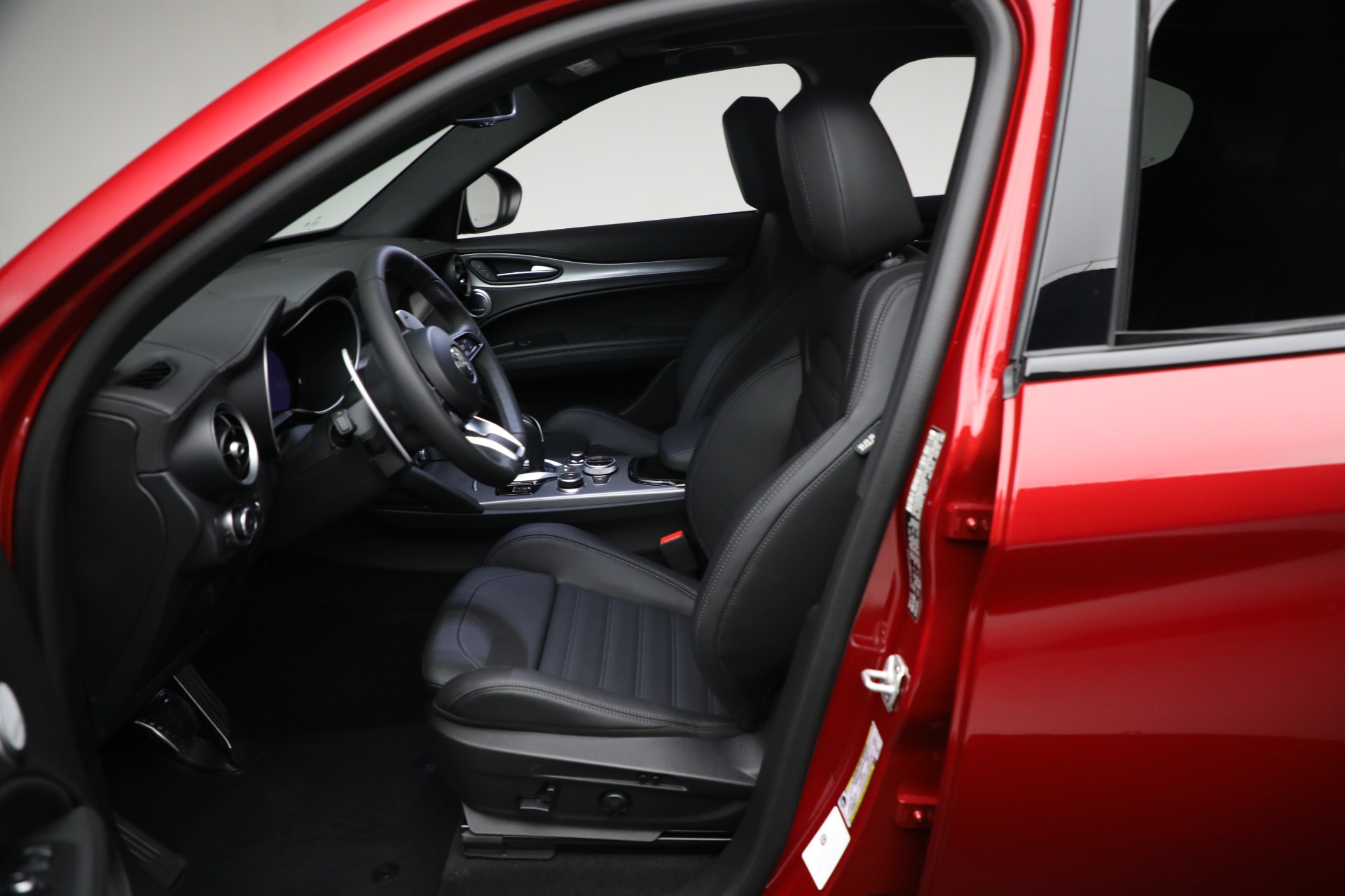 New-2024-Alfa-Romeo-Stelvio-Veloce