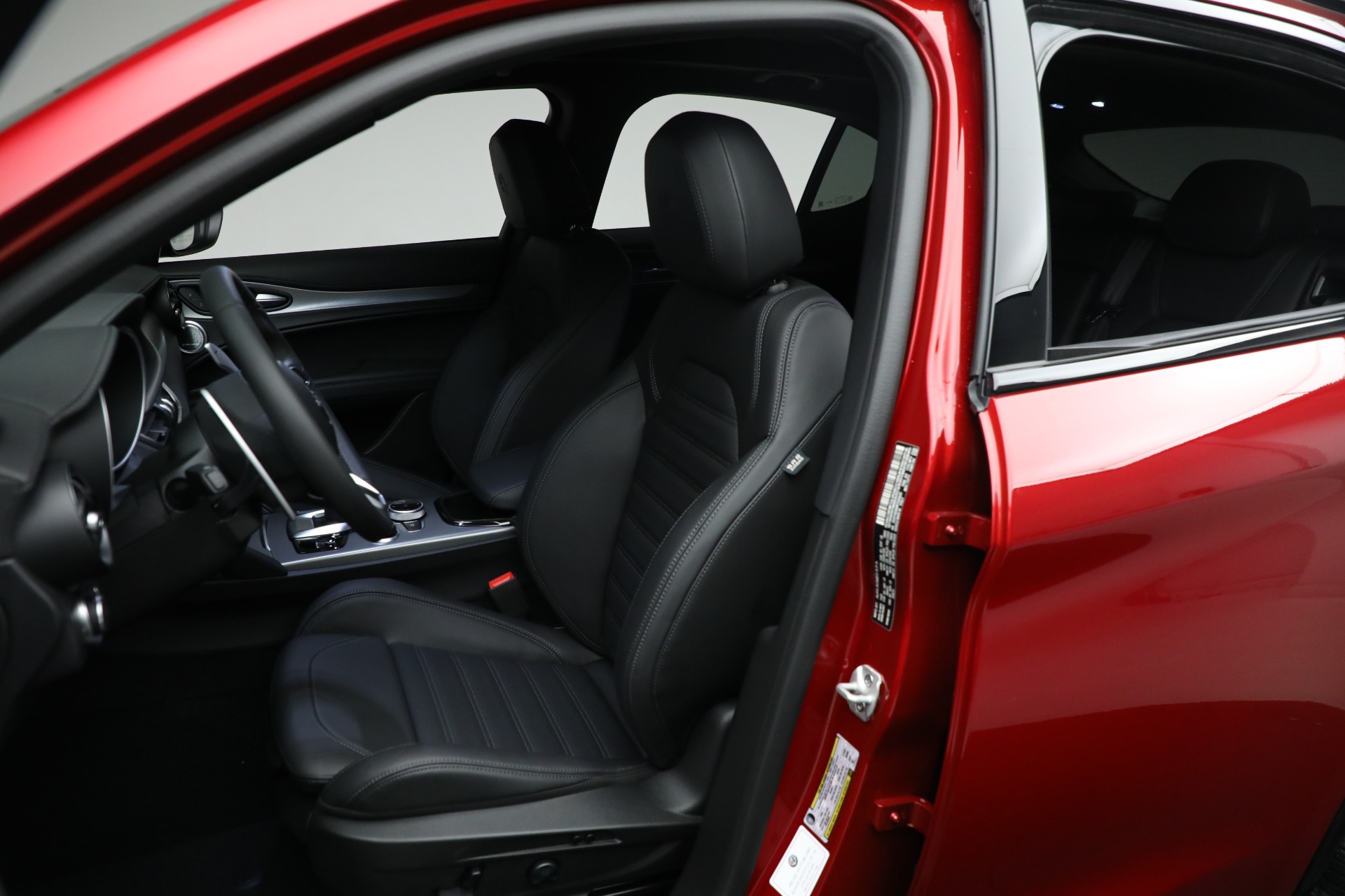 New-2024-Alfa-Romeo-Stelvio-Veloce