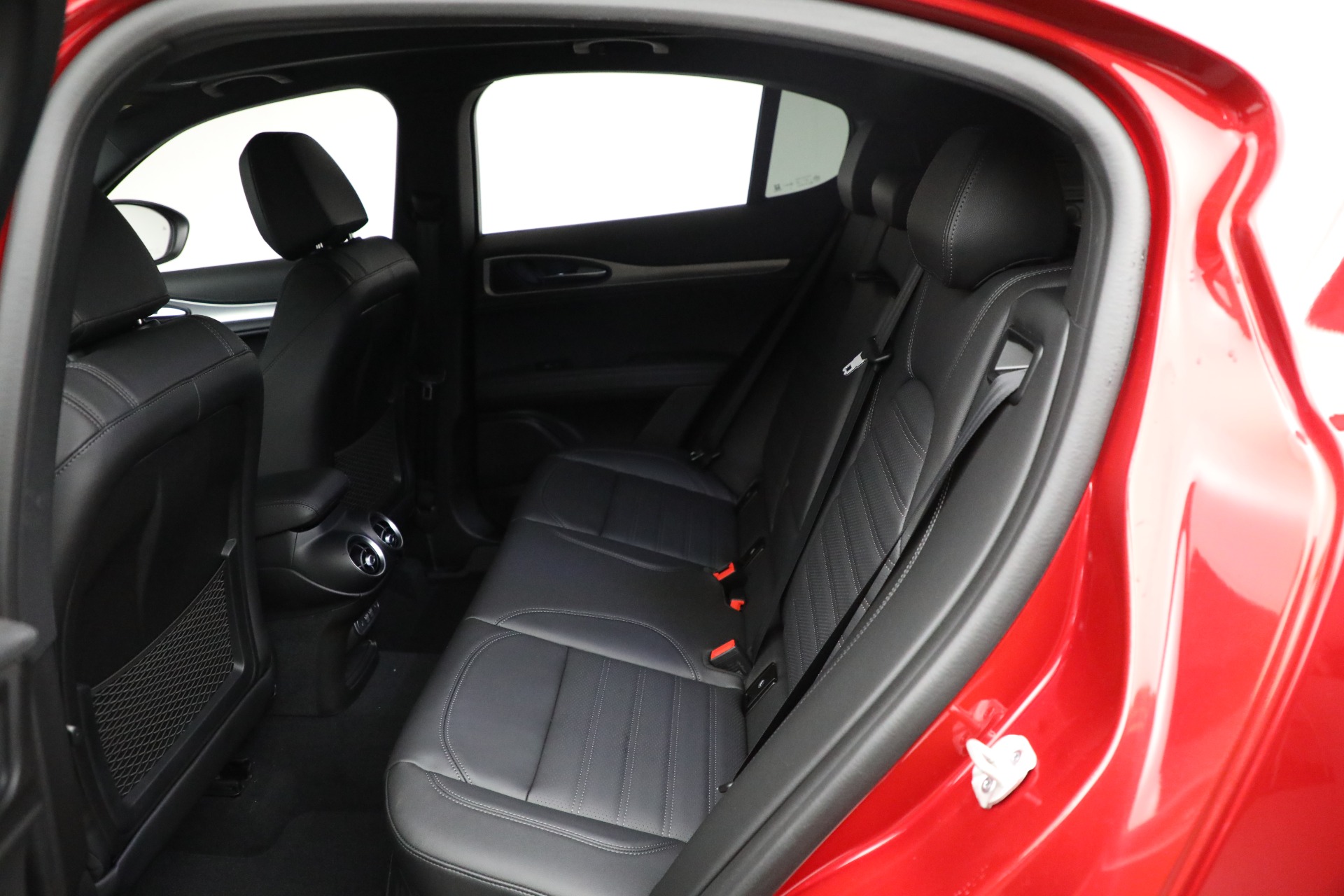 New-2024-Alfa-Romeo-Stelvio-Veloce