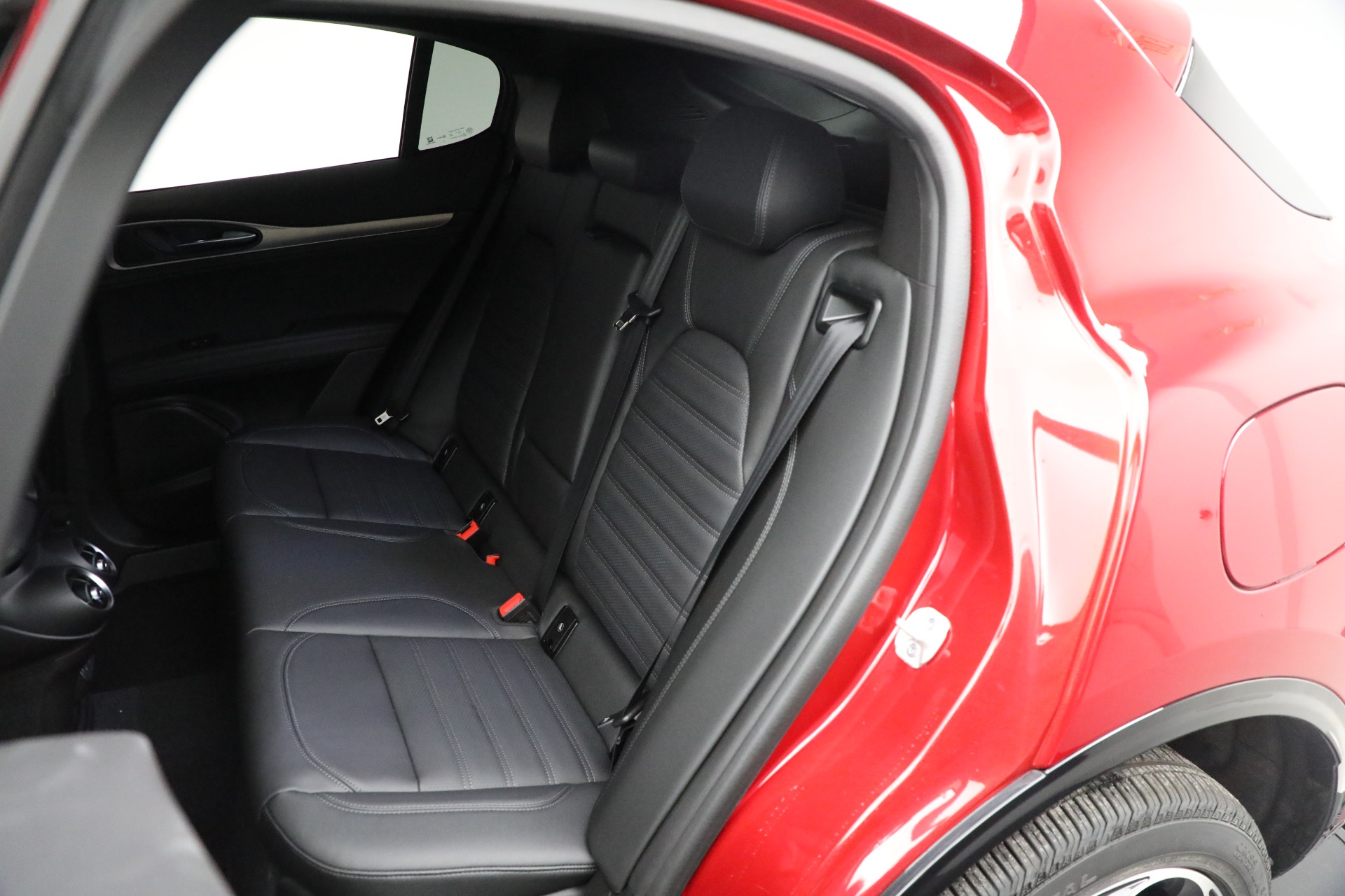 New-2024-Alfa-Romeo-Stelvio-Veloce