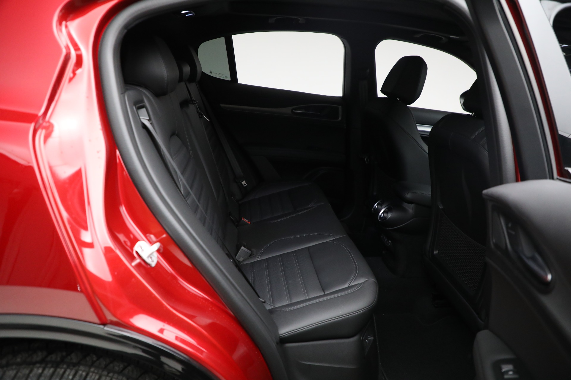 New-2024-Alfa-Romeo-Stelvio-Veloce