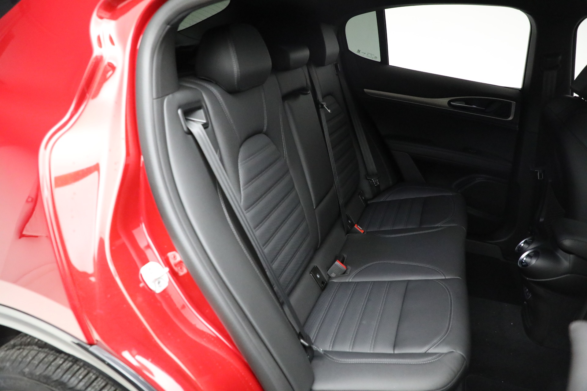 New-2024-Alfa-Romeo-Stelvio-Veloce