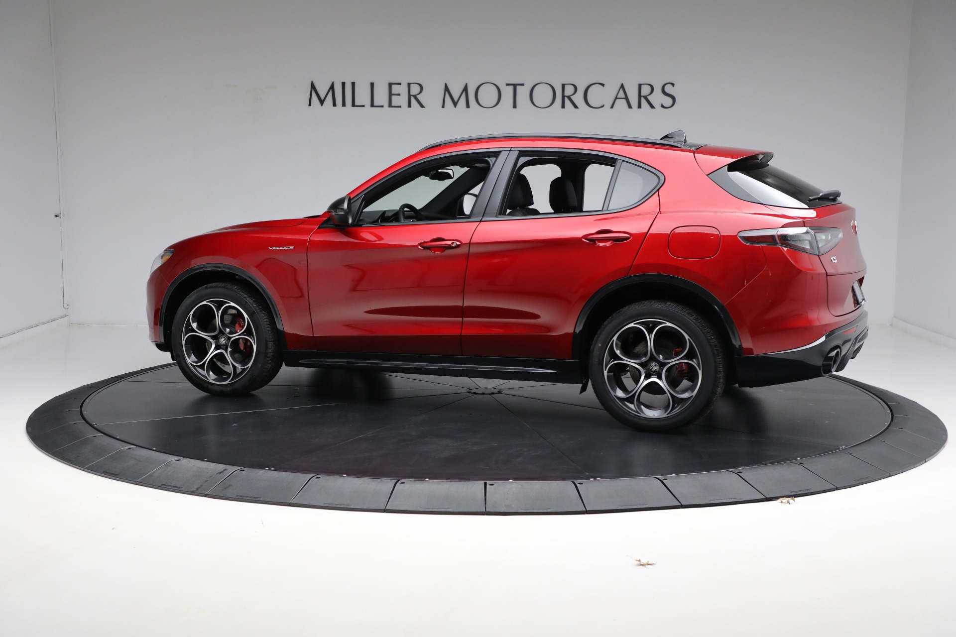 New-2024-Alfa-Romeo-Stelvio-Veloce