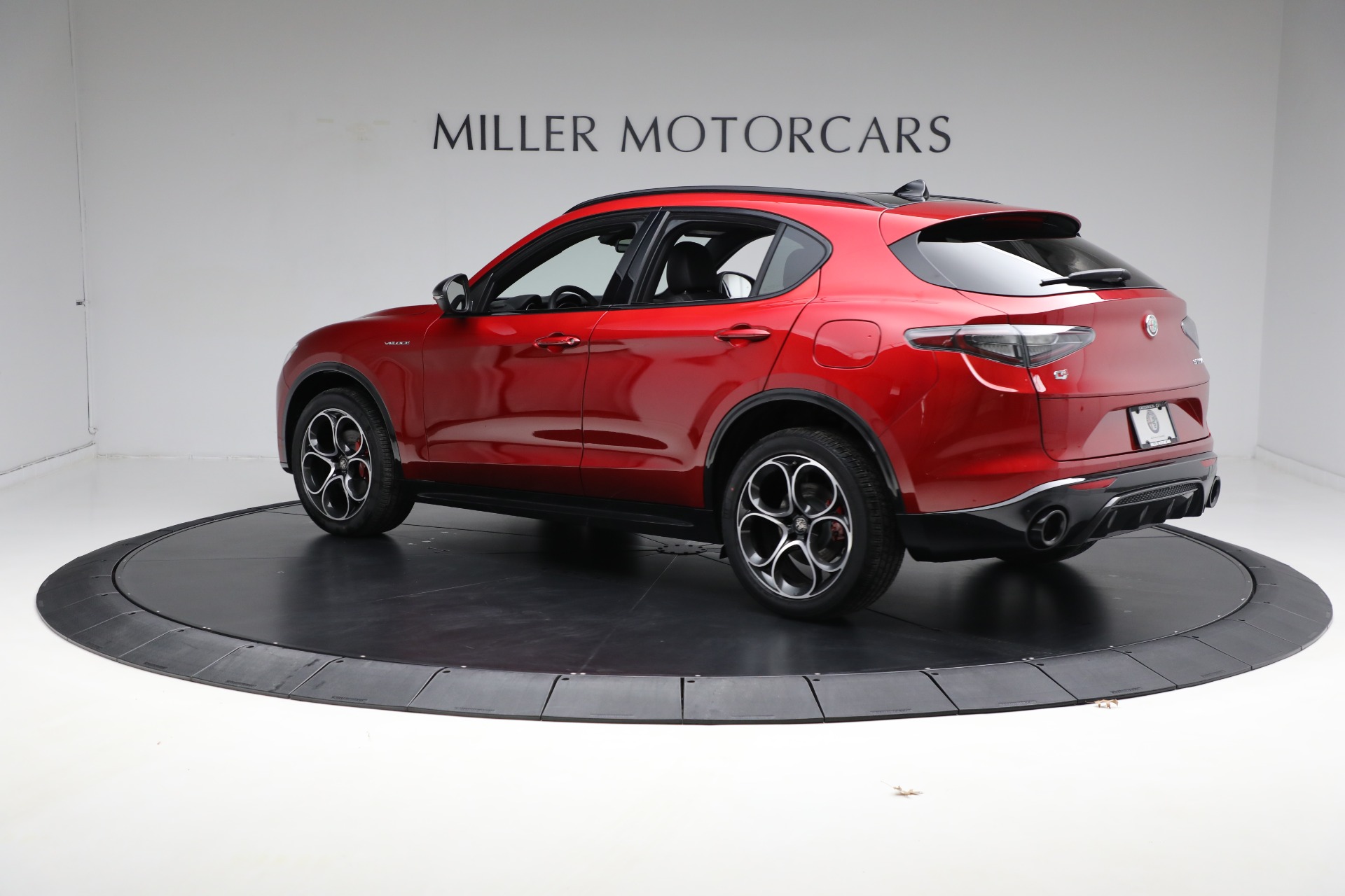 New-2024-Alfa-Romeo-Stelvio-Veloce