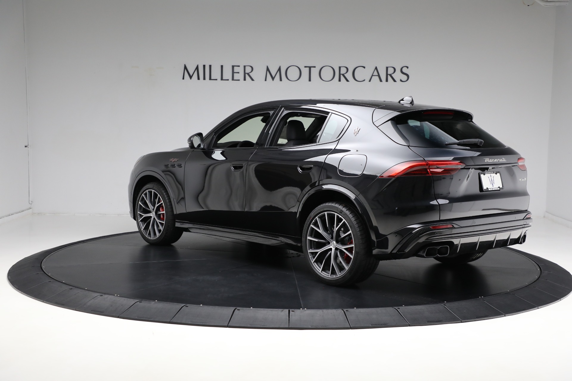 New-2024-Maserati-Grecale-Trofeo