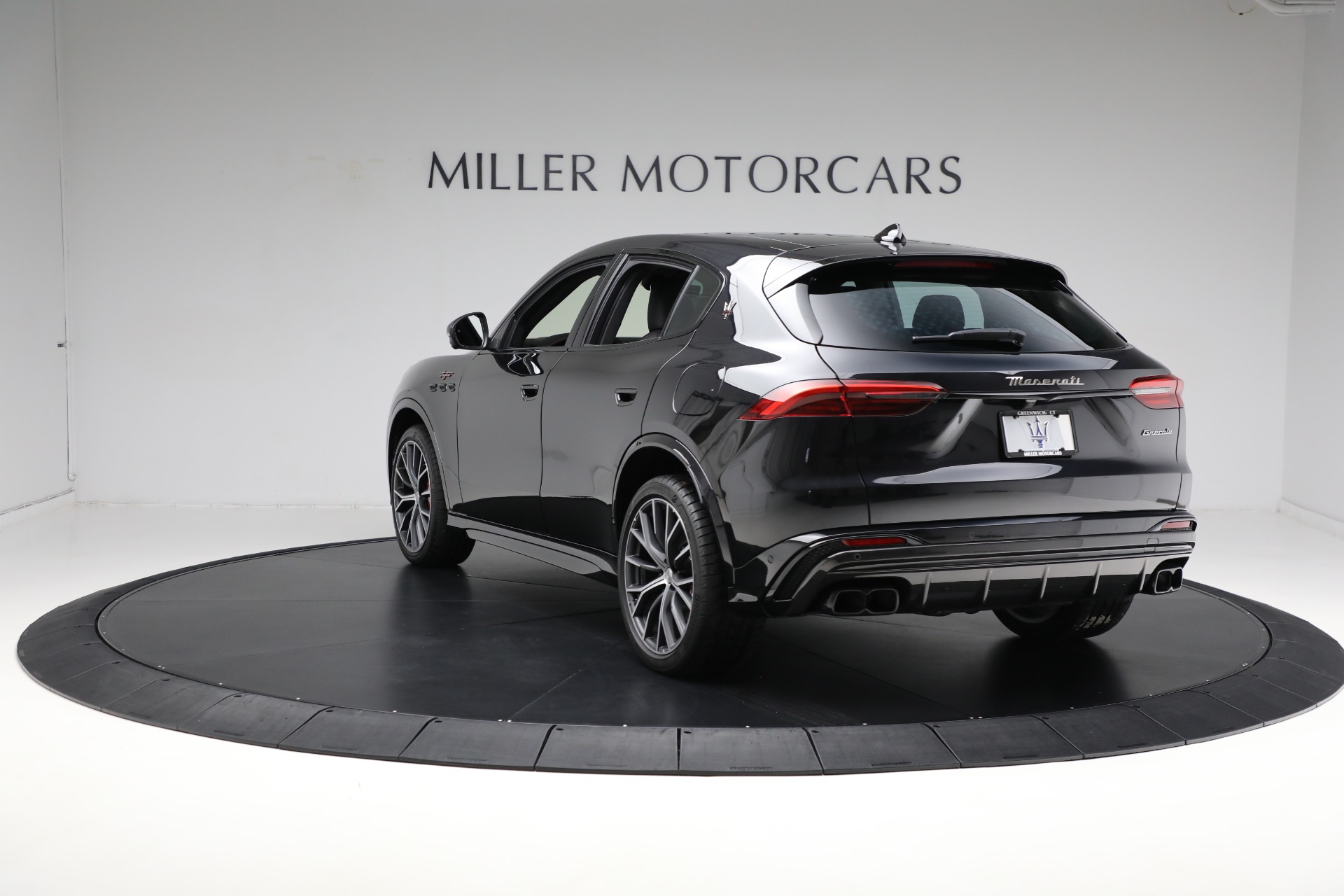 New-2024-Maserati-Grecale-Trofeo