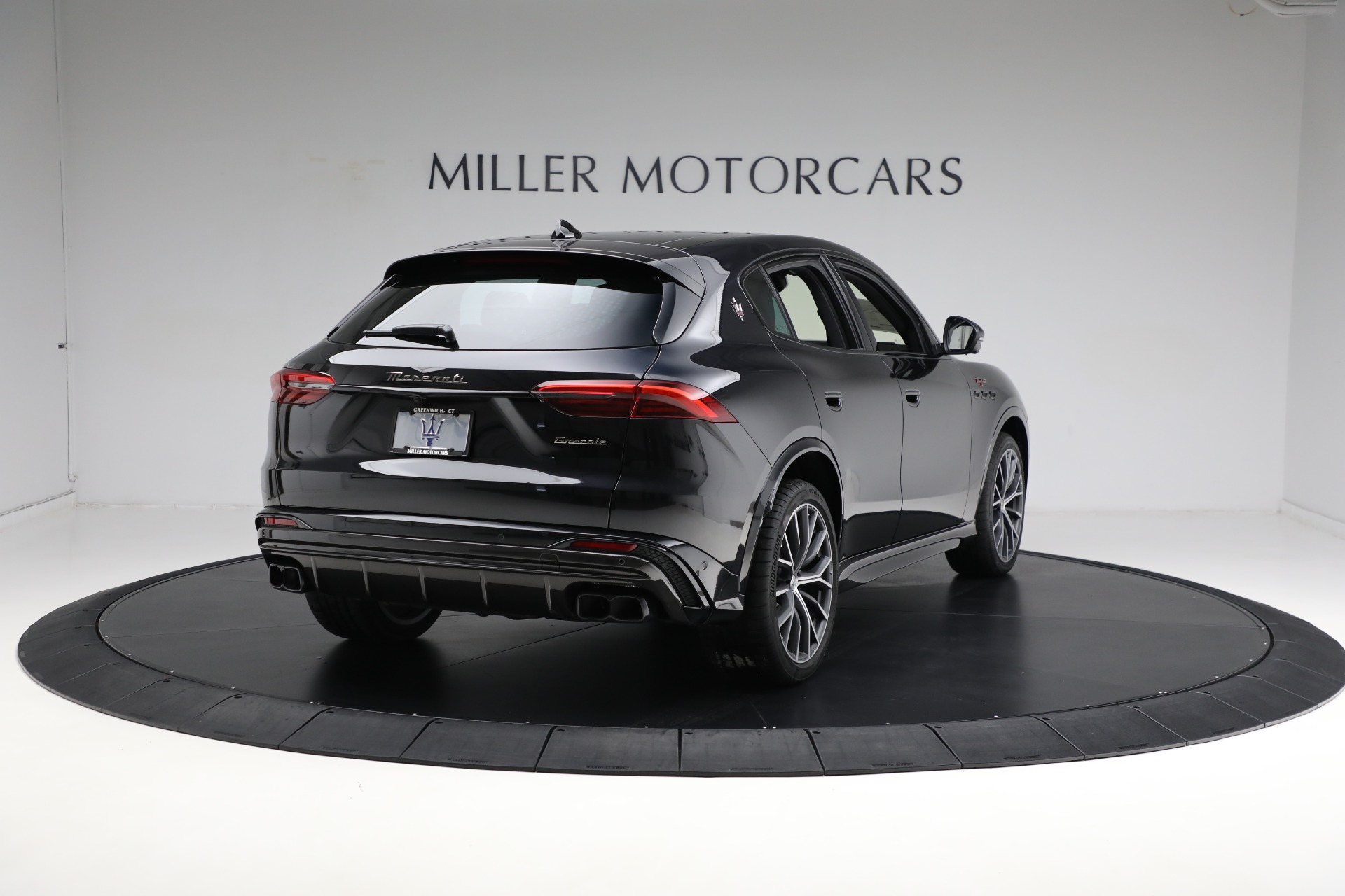 New-2024-Maserati-Grecale-Trofeo