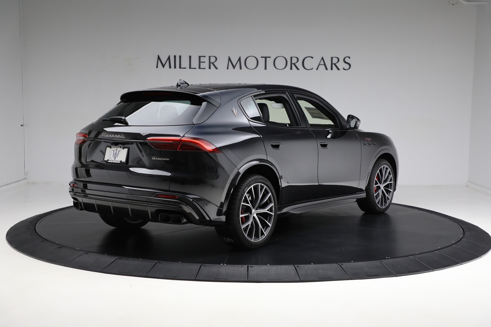 New-2024-Maserati-Grecale-Trofeo