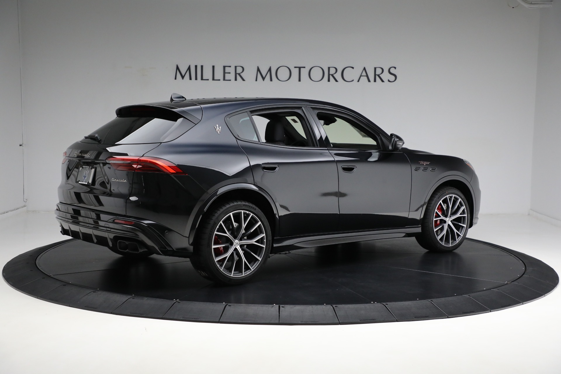 New-2024-Maserati-Grecale-Trofeo