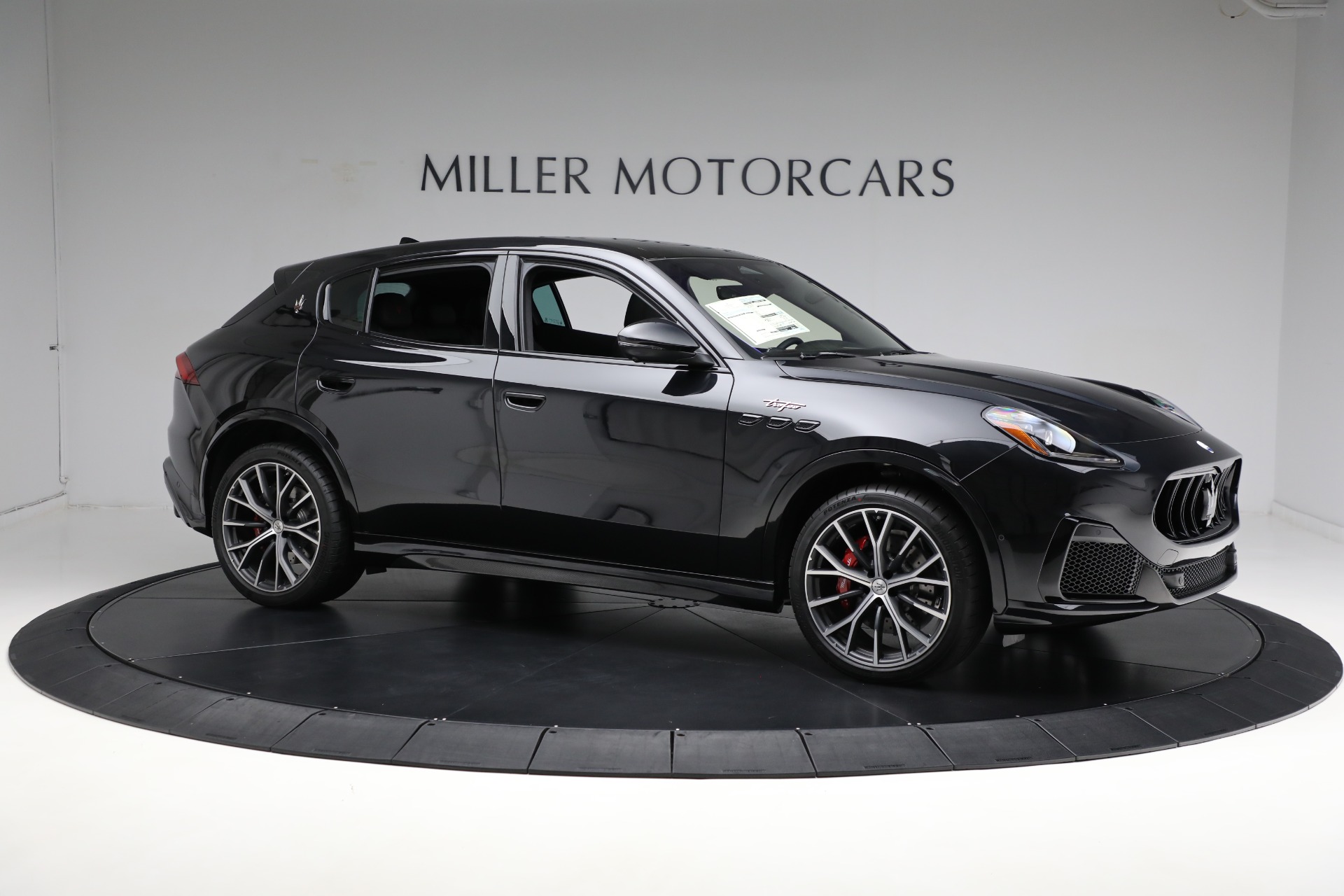 New-2024-Maserati-Grecale-Trofeo