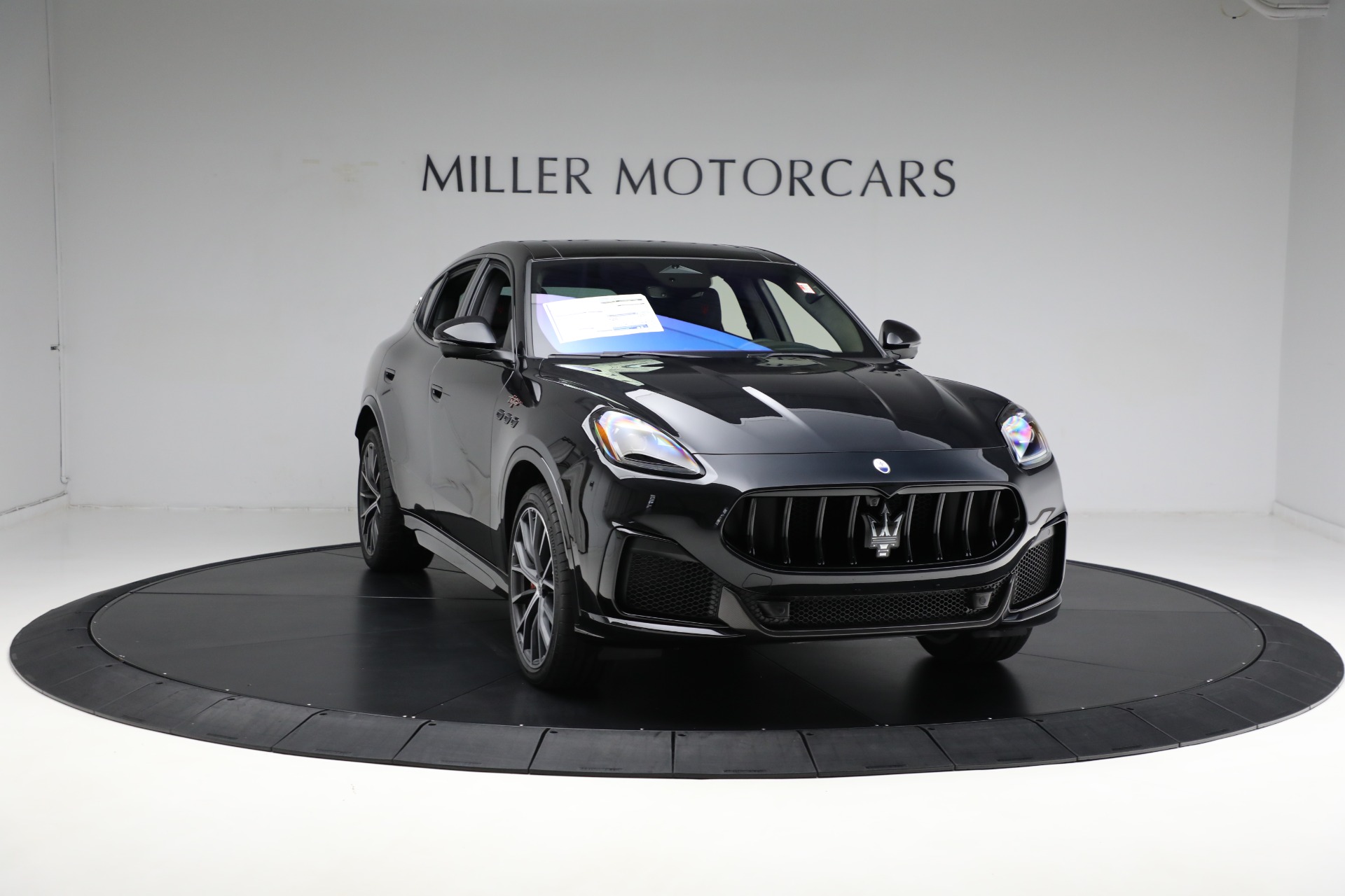 New-2024-Maserati-Grecale-Trofeo