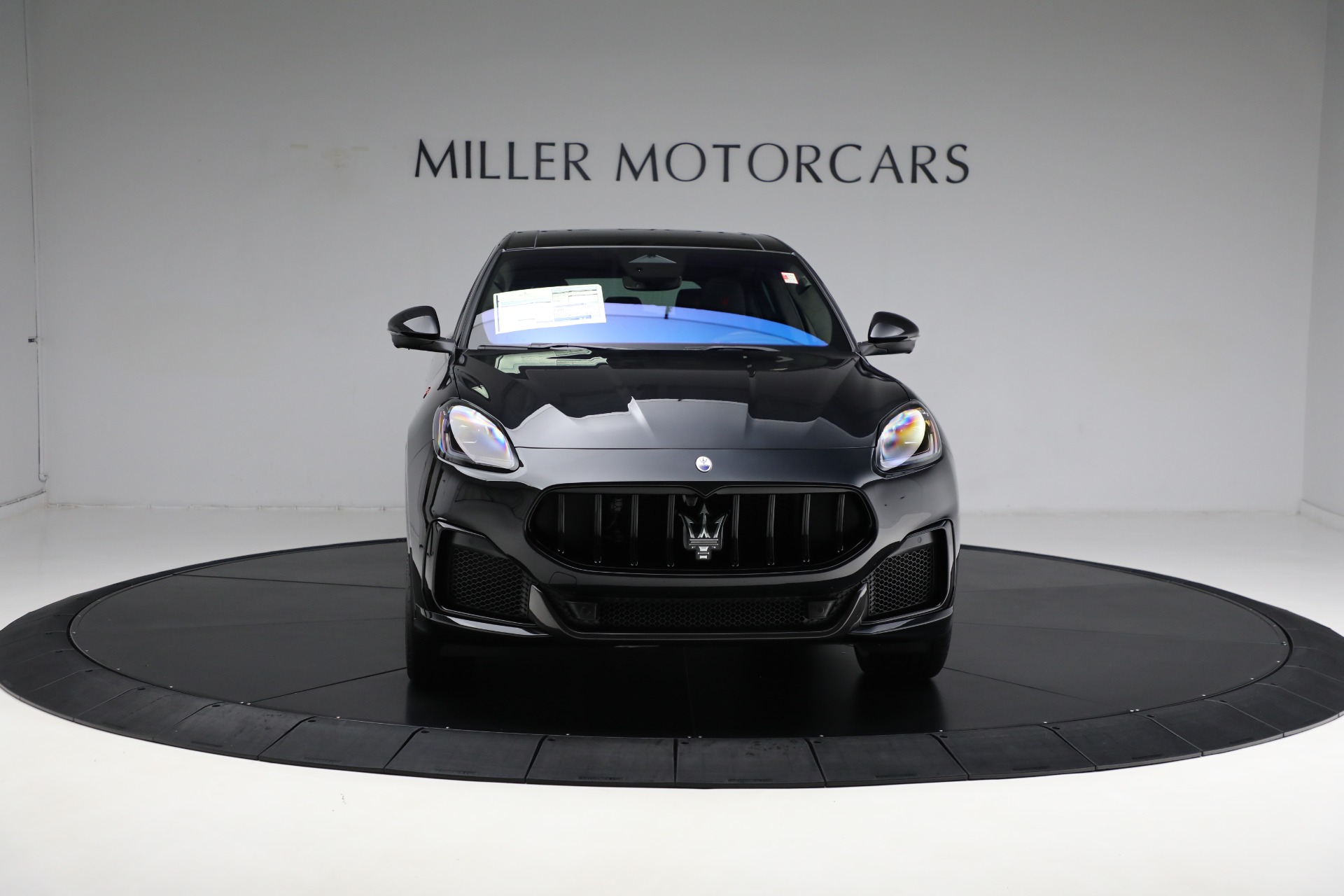 New-2024-Maserati-Grecale-Trofeo