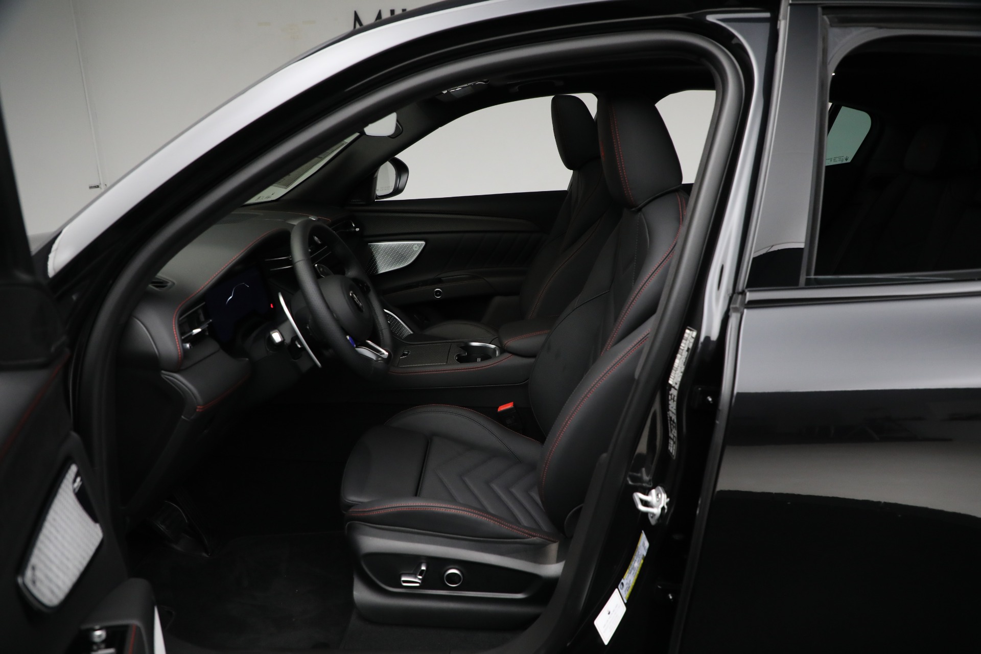 New-2024-Maserati-Grecale-Trofeo