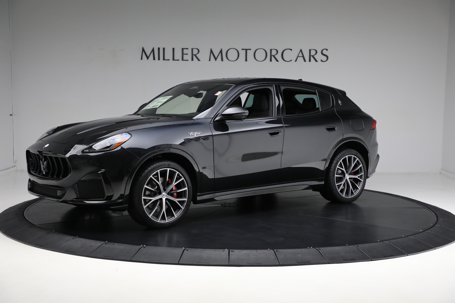 New-2024-Maserati-Grecale-Trofeo