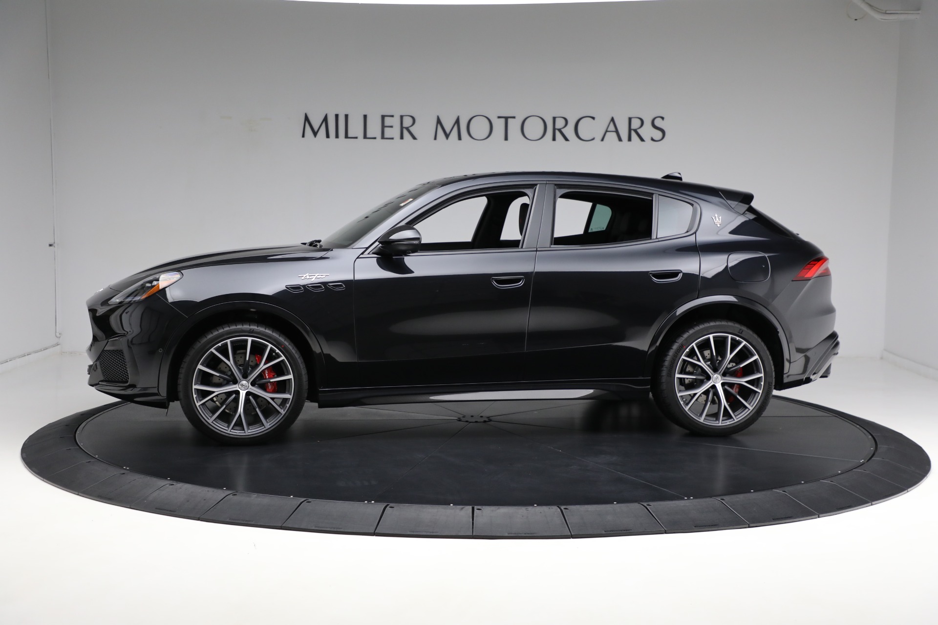 New-2024-Maserati-Grecale-Trofeo