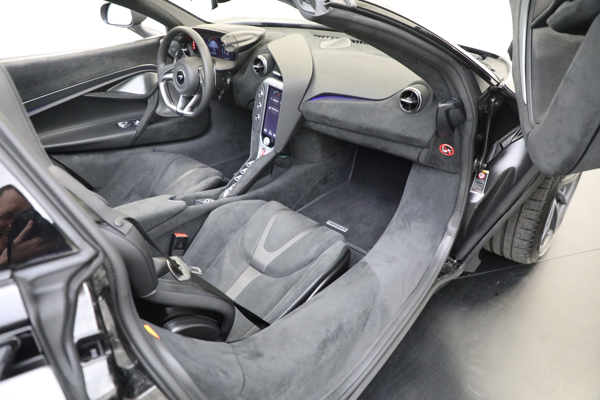 Used-2024-McLaren-750S-Spider-Performance