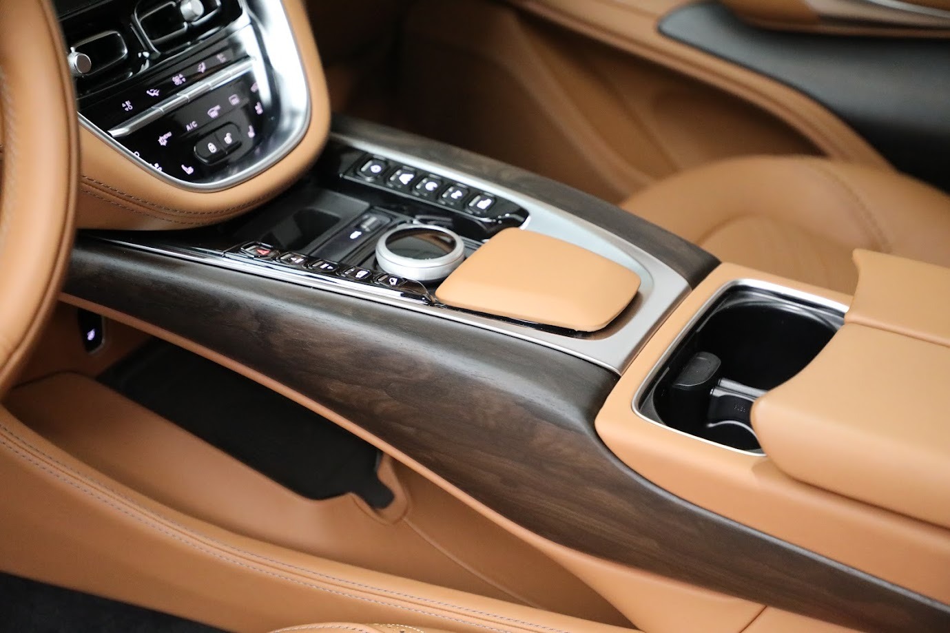 Used-2024-Aston-Martin-DBX