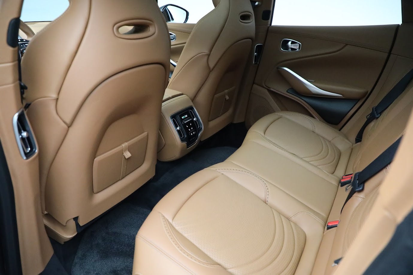 Used-2024-Aston-Martin-DBX
