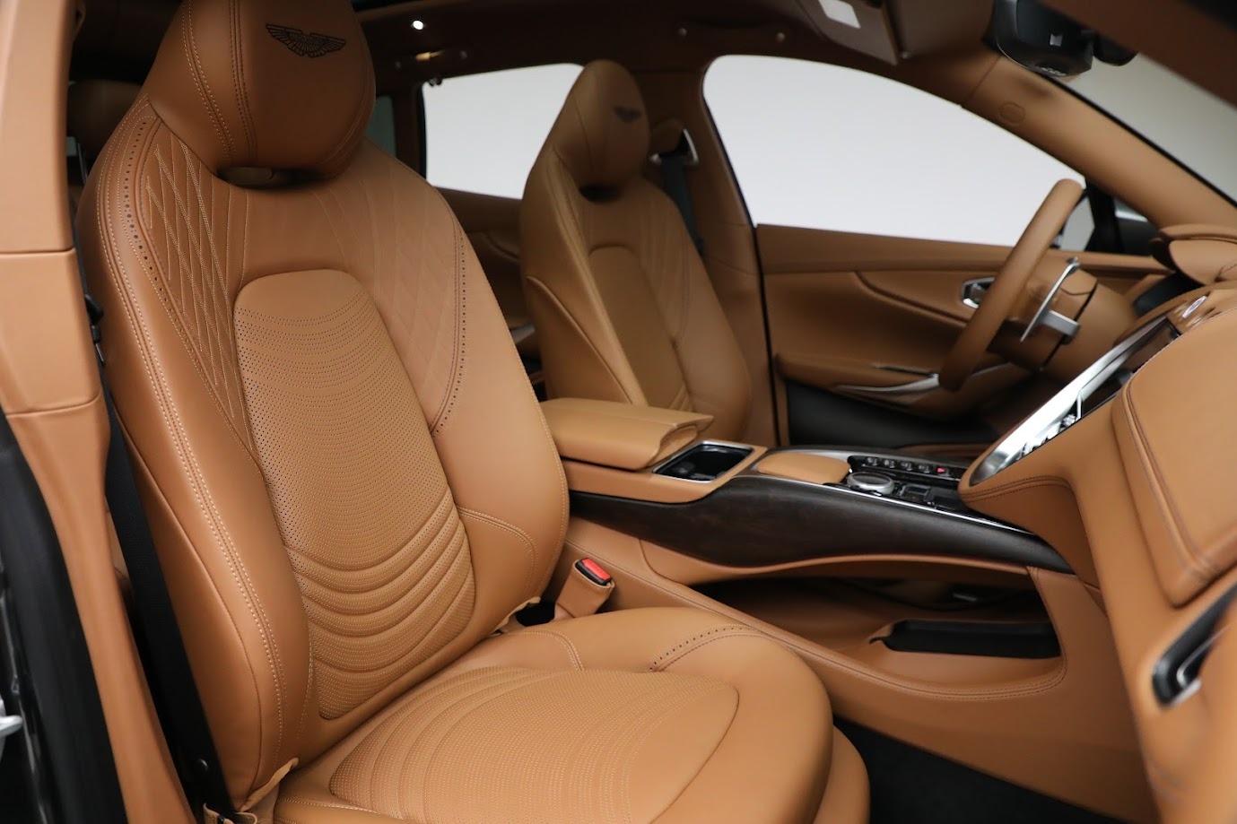 Used-2024-Aston-Martin-DBX