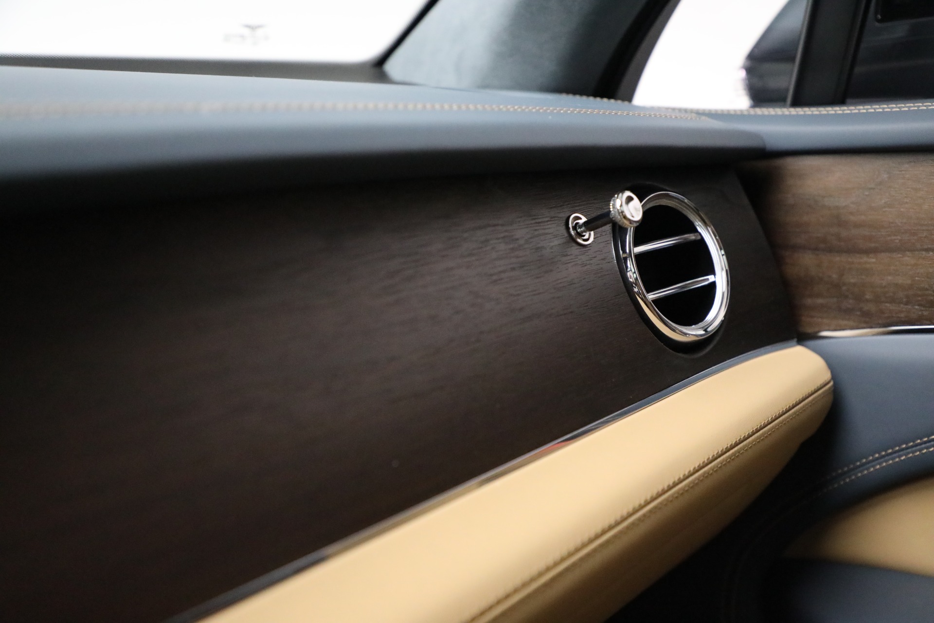 New-2024-Bentley-Bentayga-V8