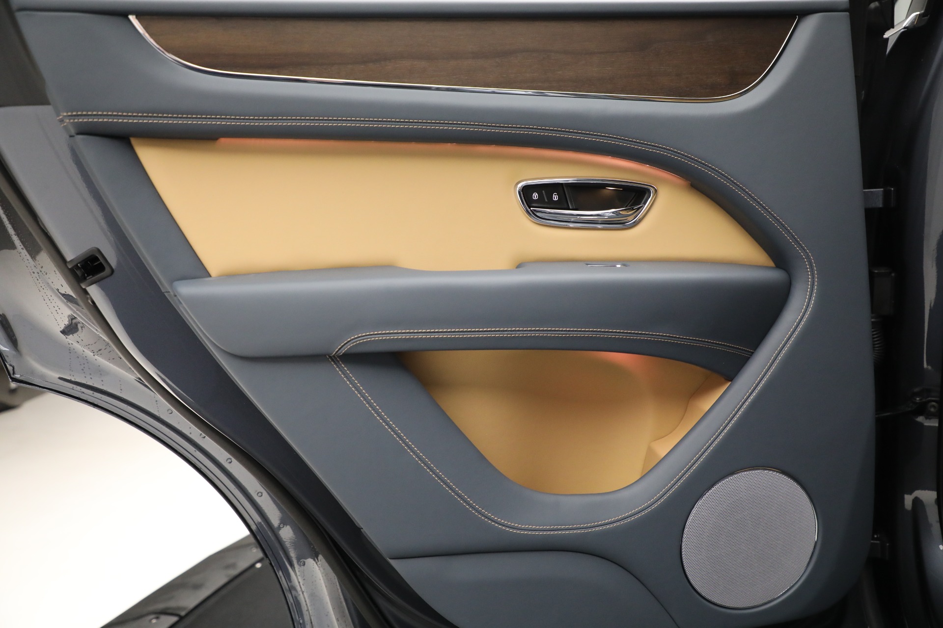 New-2024-Bentley-Bentayga-V8