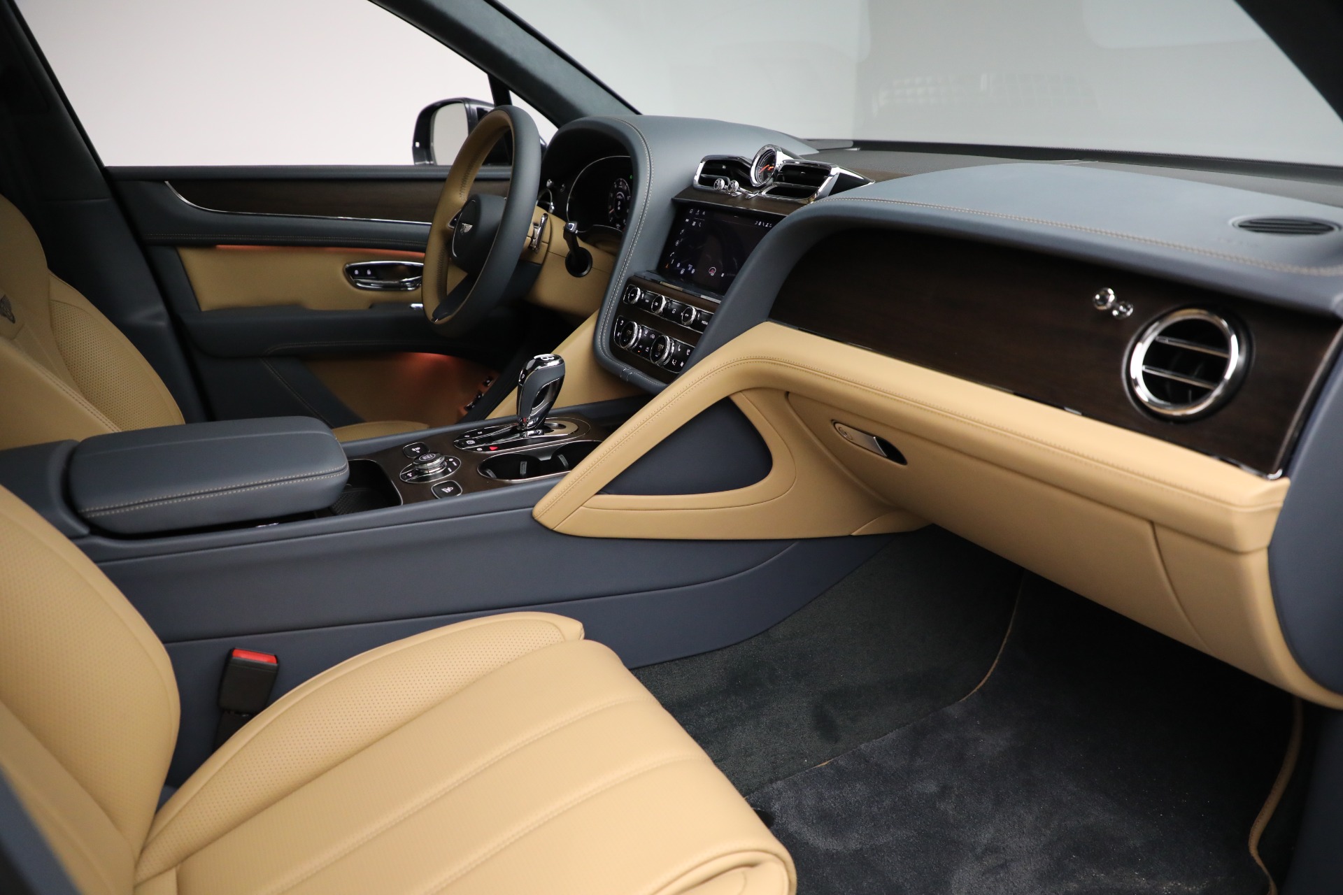 New-2024-Bentley-Bentayga-V8