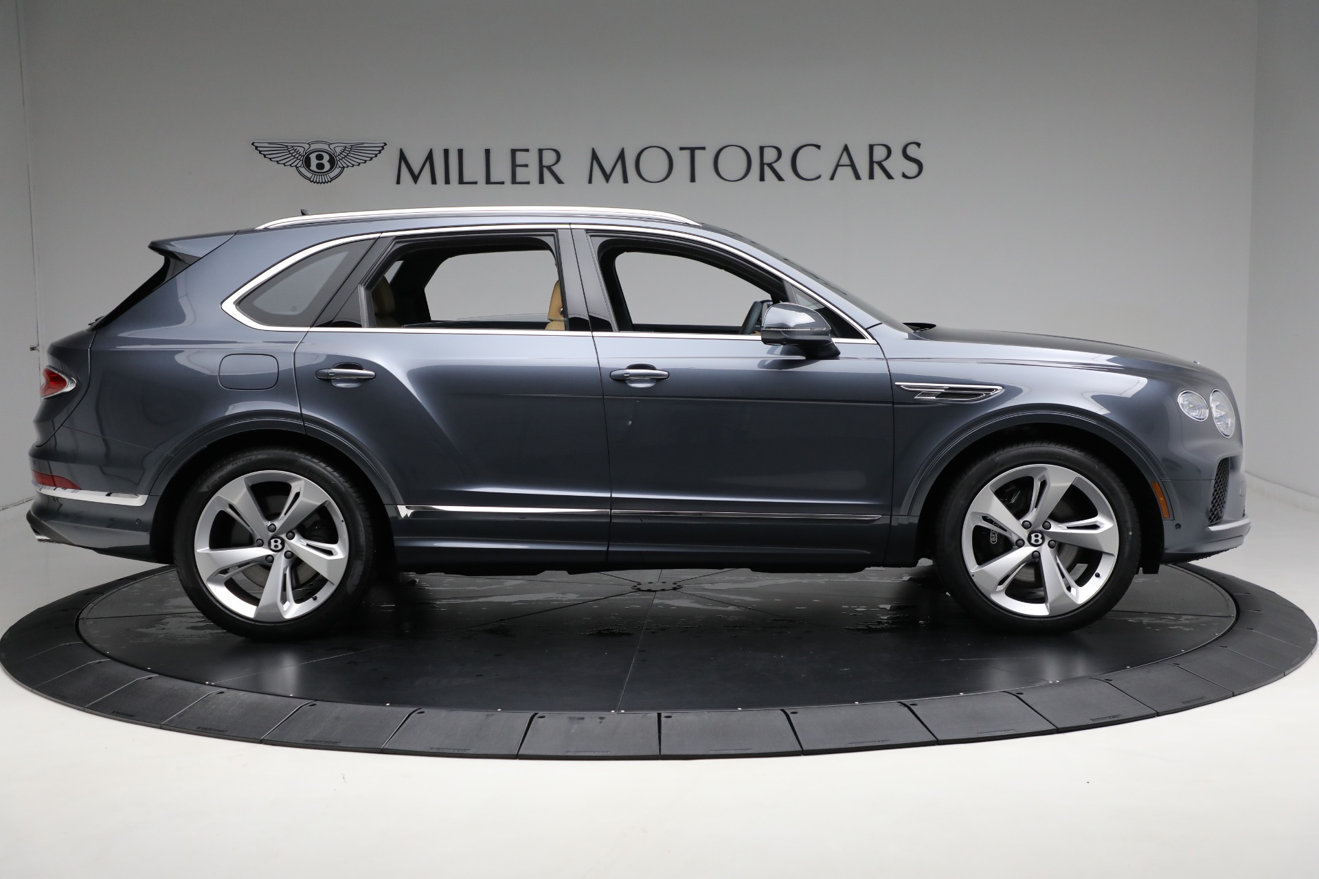 New-2024-Bentley-Bentayga-V8