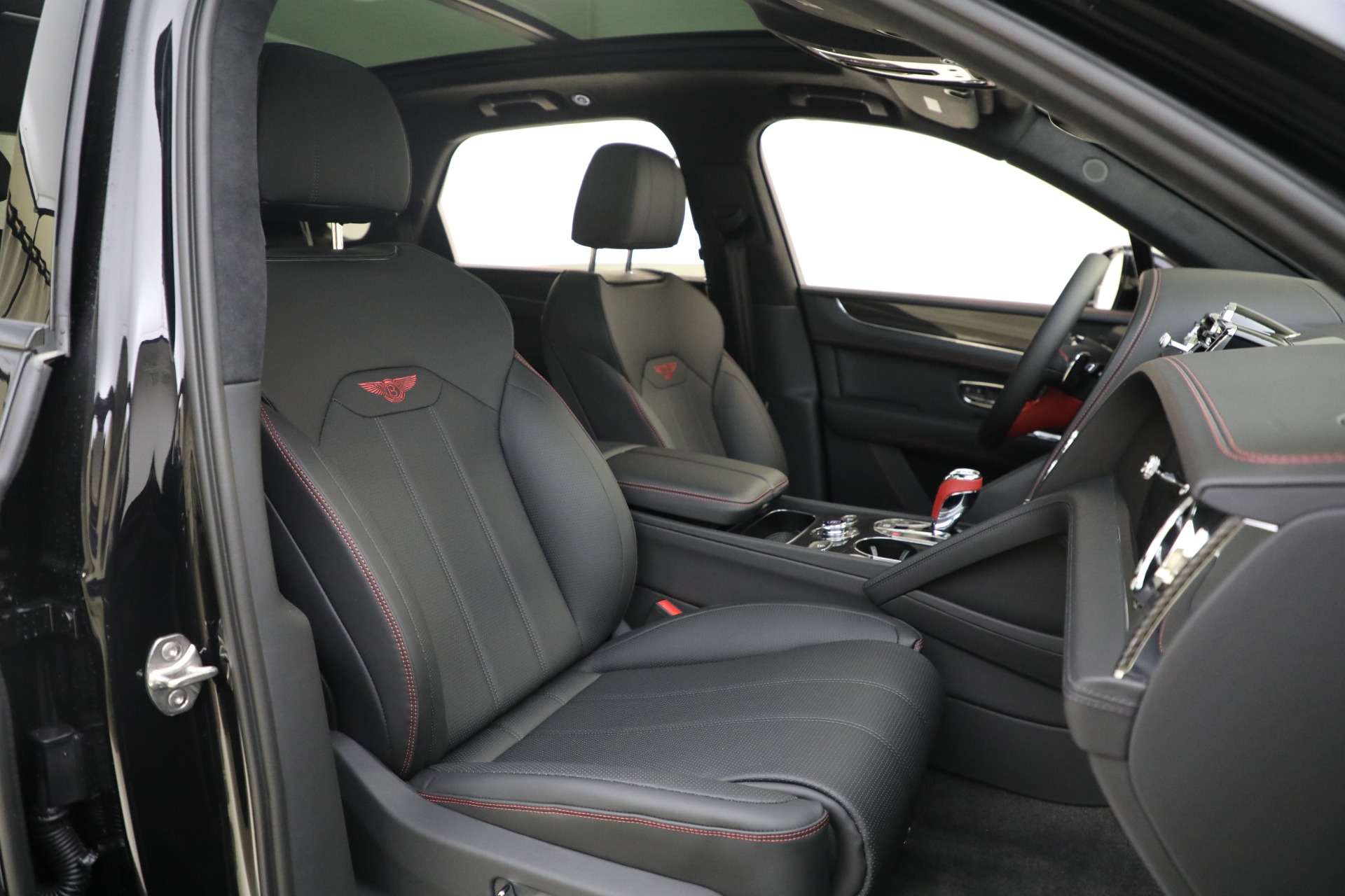 Used-2024-Bentley-Bentayga-V8