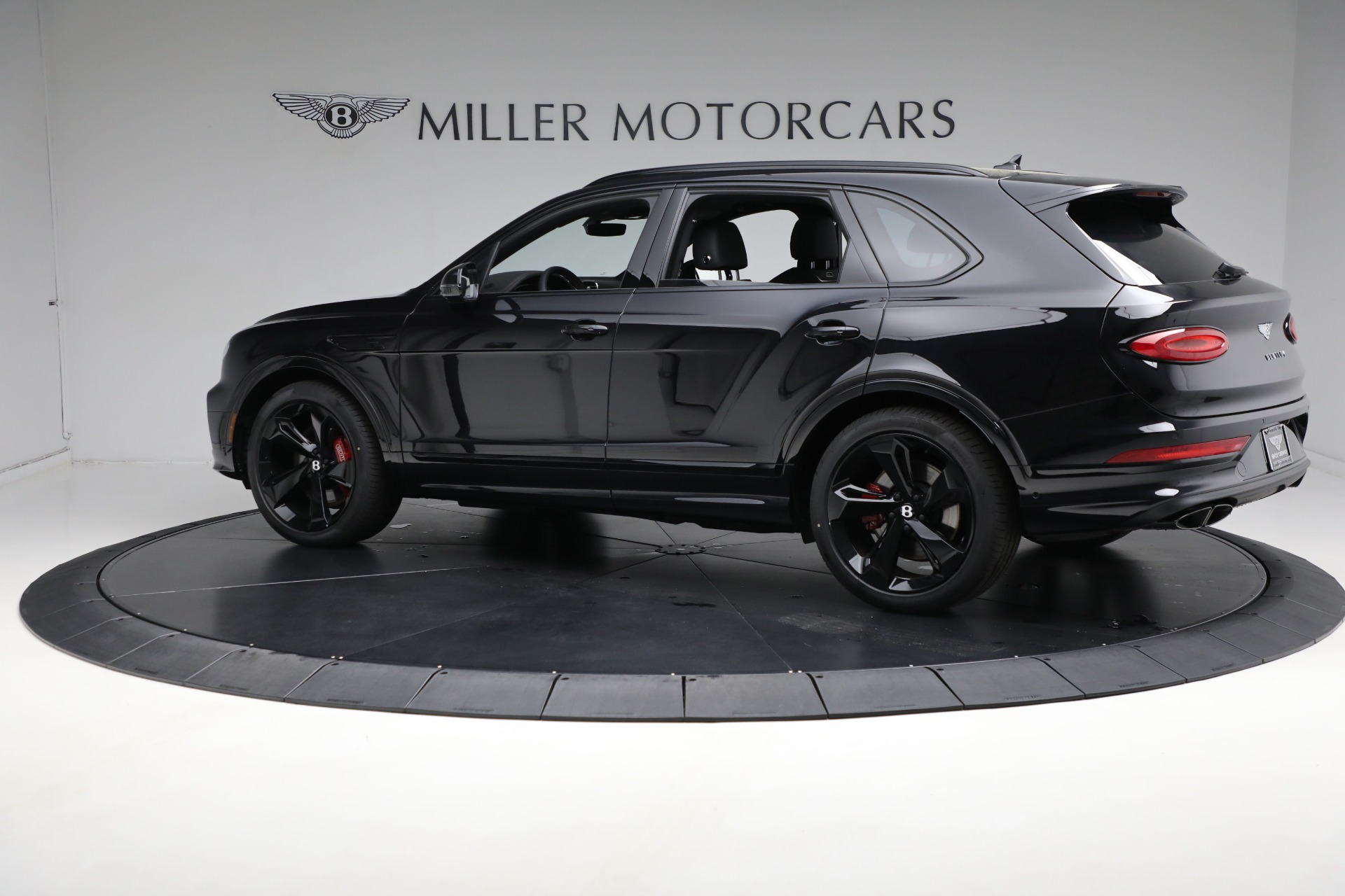 Used-2024-Bentley-Bentayga-V8