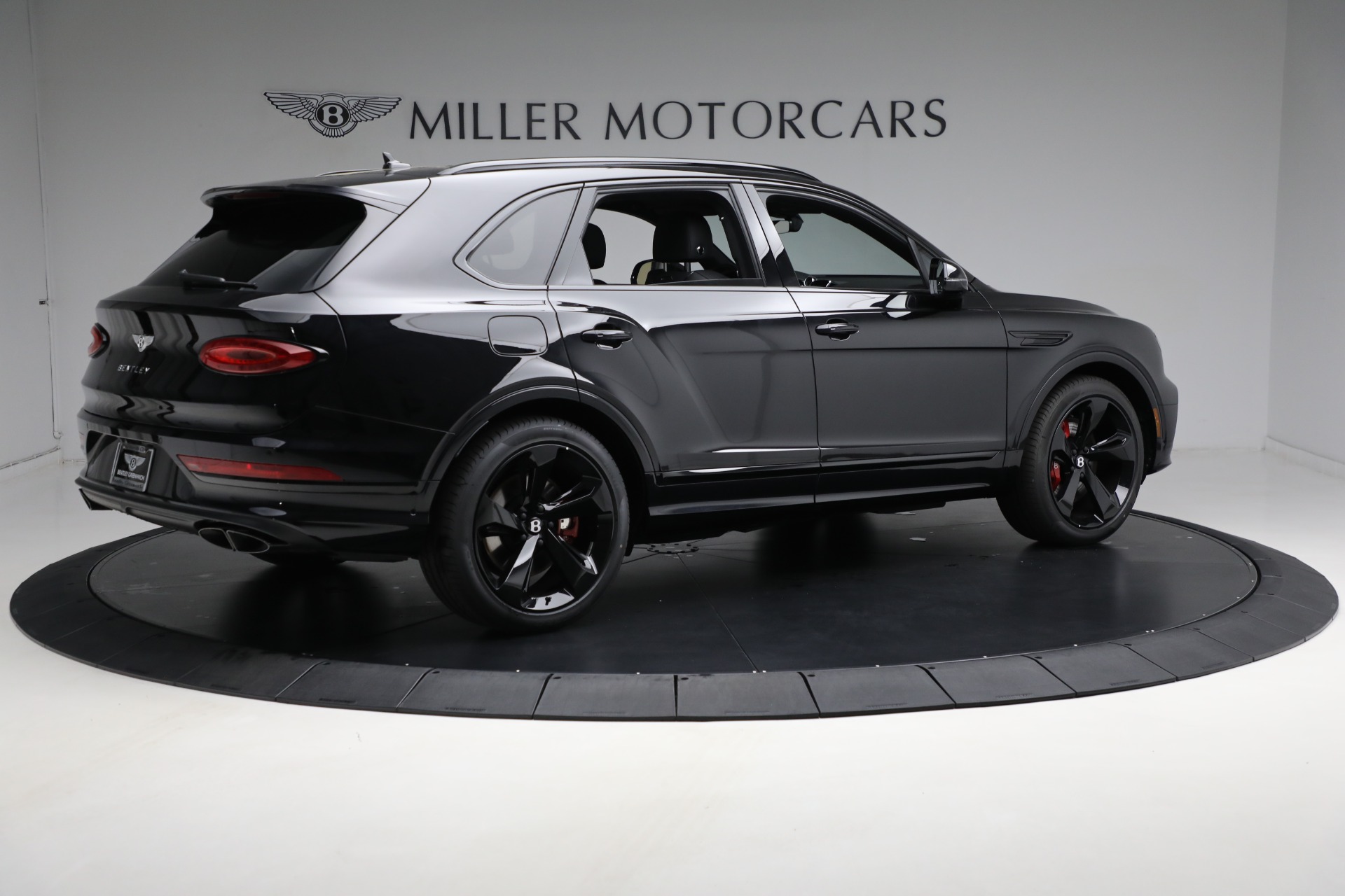 Used-2024-Bentley-Bentayga-V8