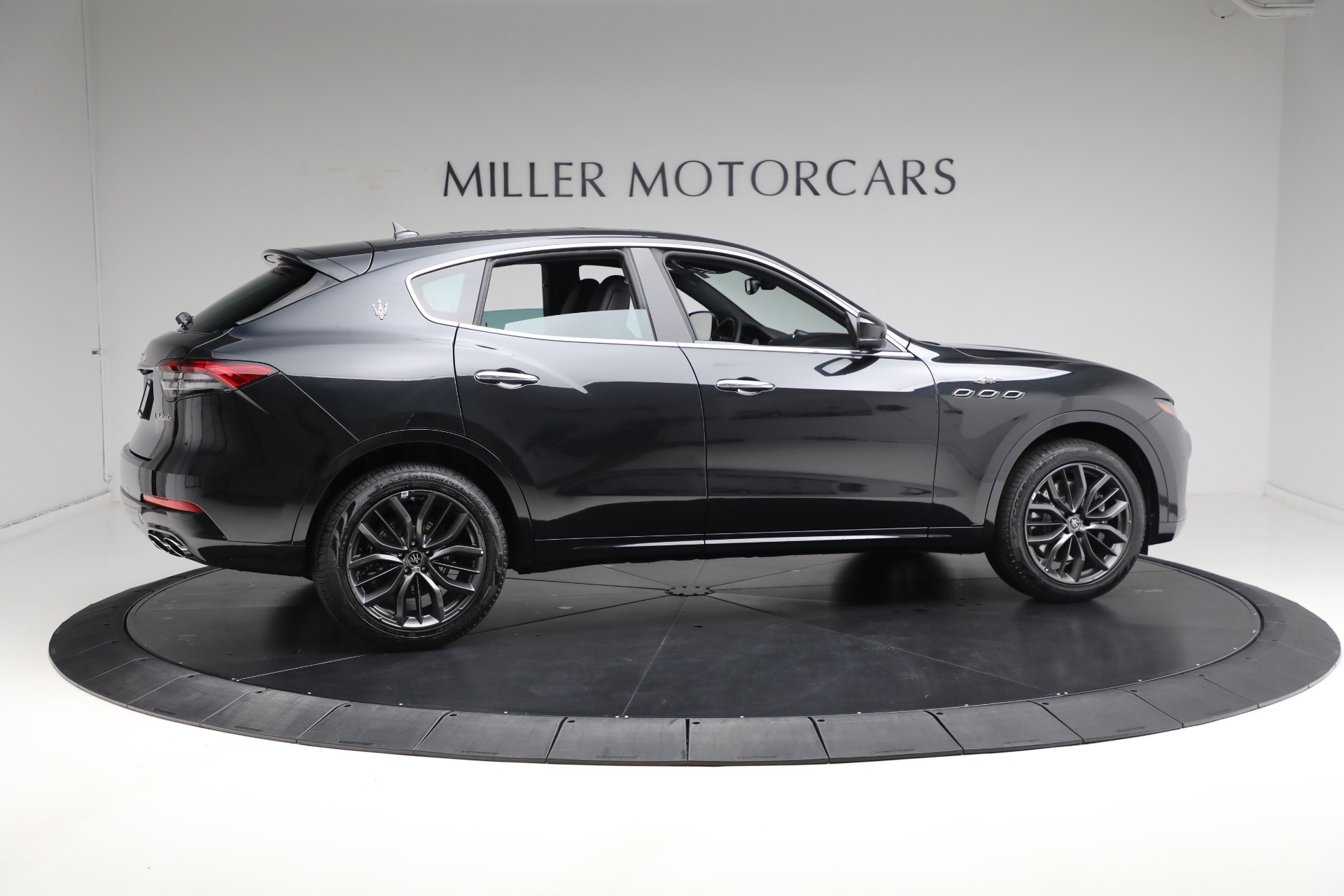 New-2024-Maserati-Levante-GT-Ultima