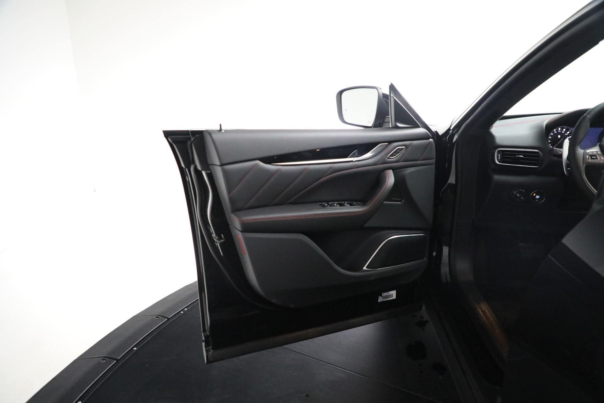 New-2024-Maserati-Levante-GT-Ultima