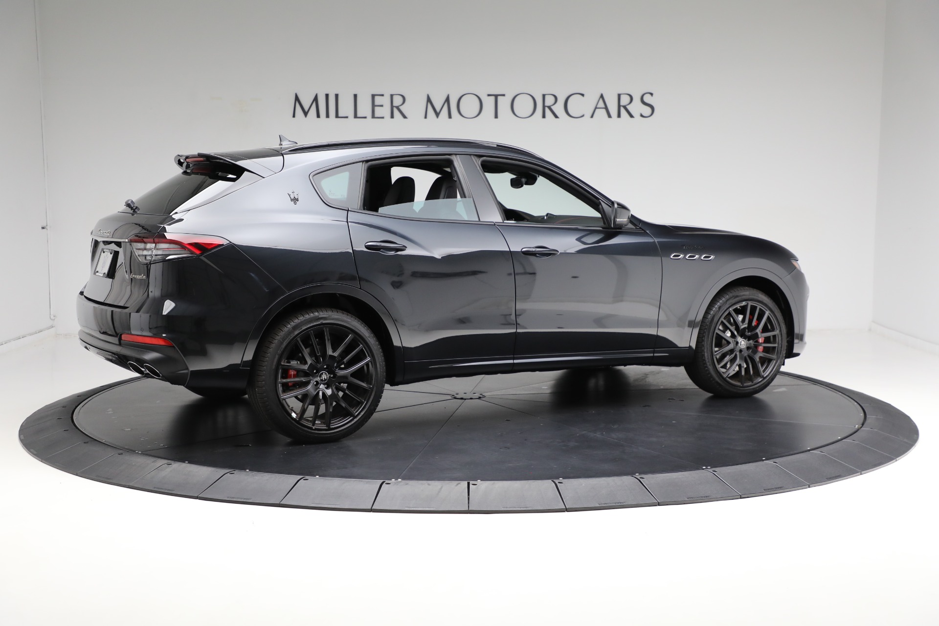 New-2024-Maserati-Levante-Modena-Ultima