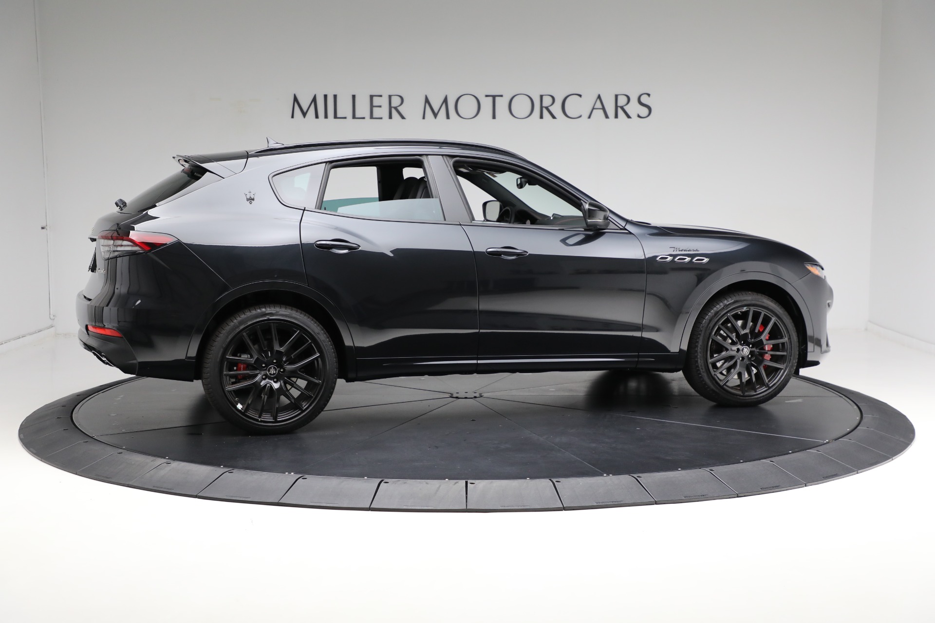 New-2024-Maserati-Levante-Modena-Ultima