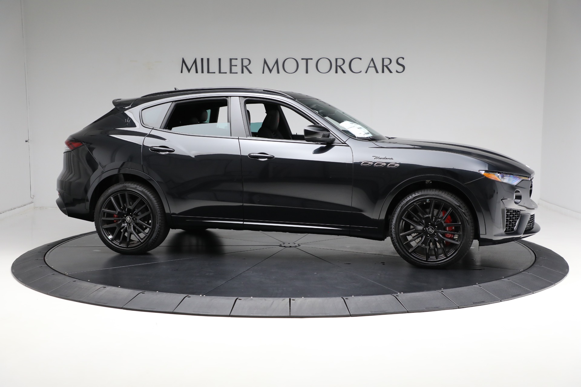 New-2024-Maserati-Levante-Modena-Ultima