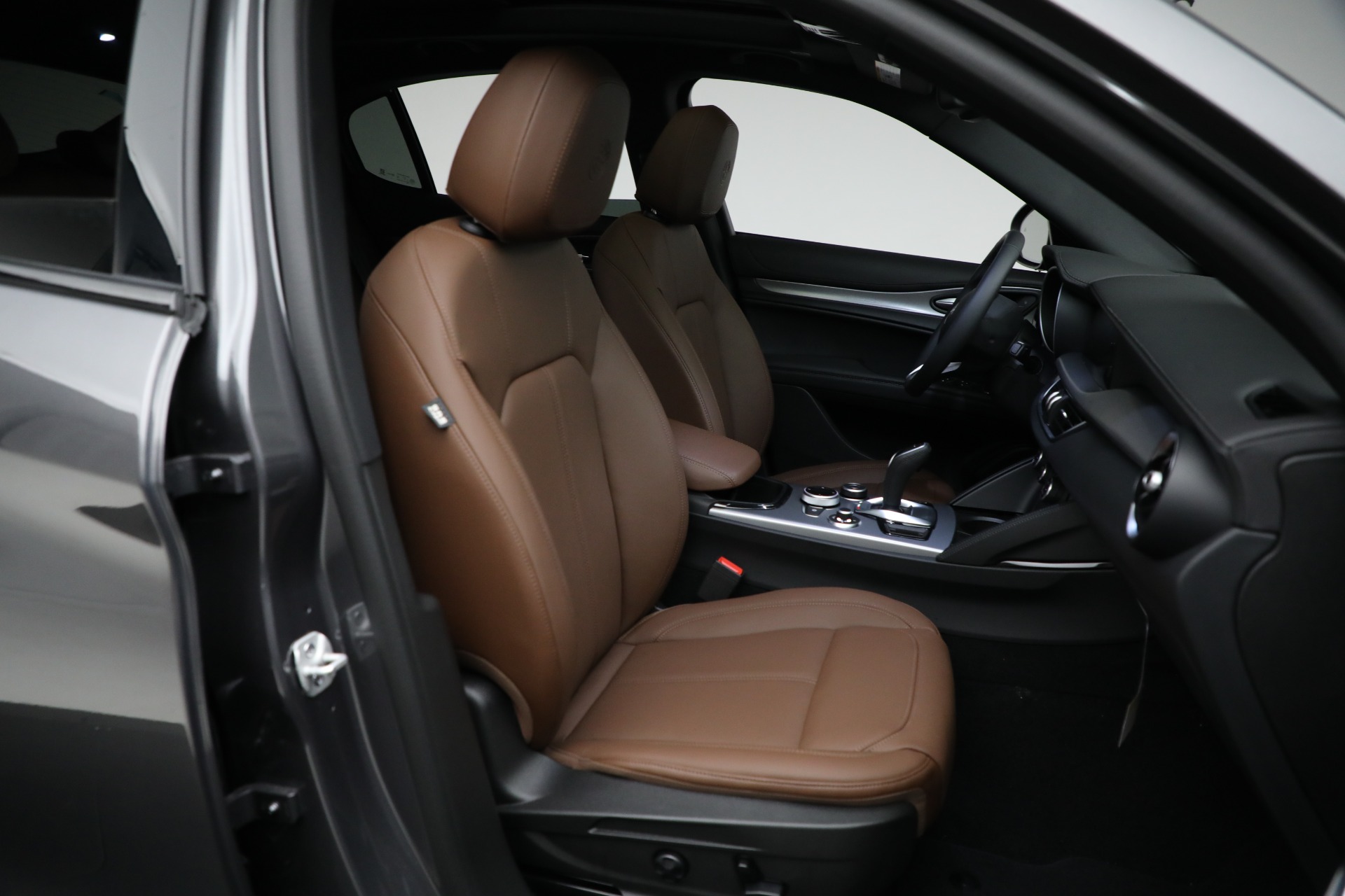 New-2024-Alfa-Romeo-Stelvio-Ti