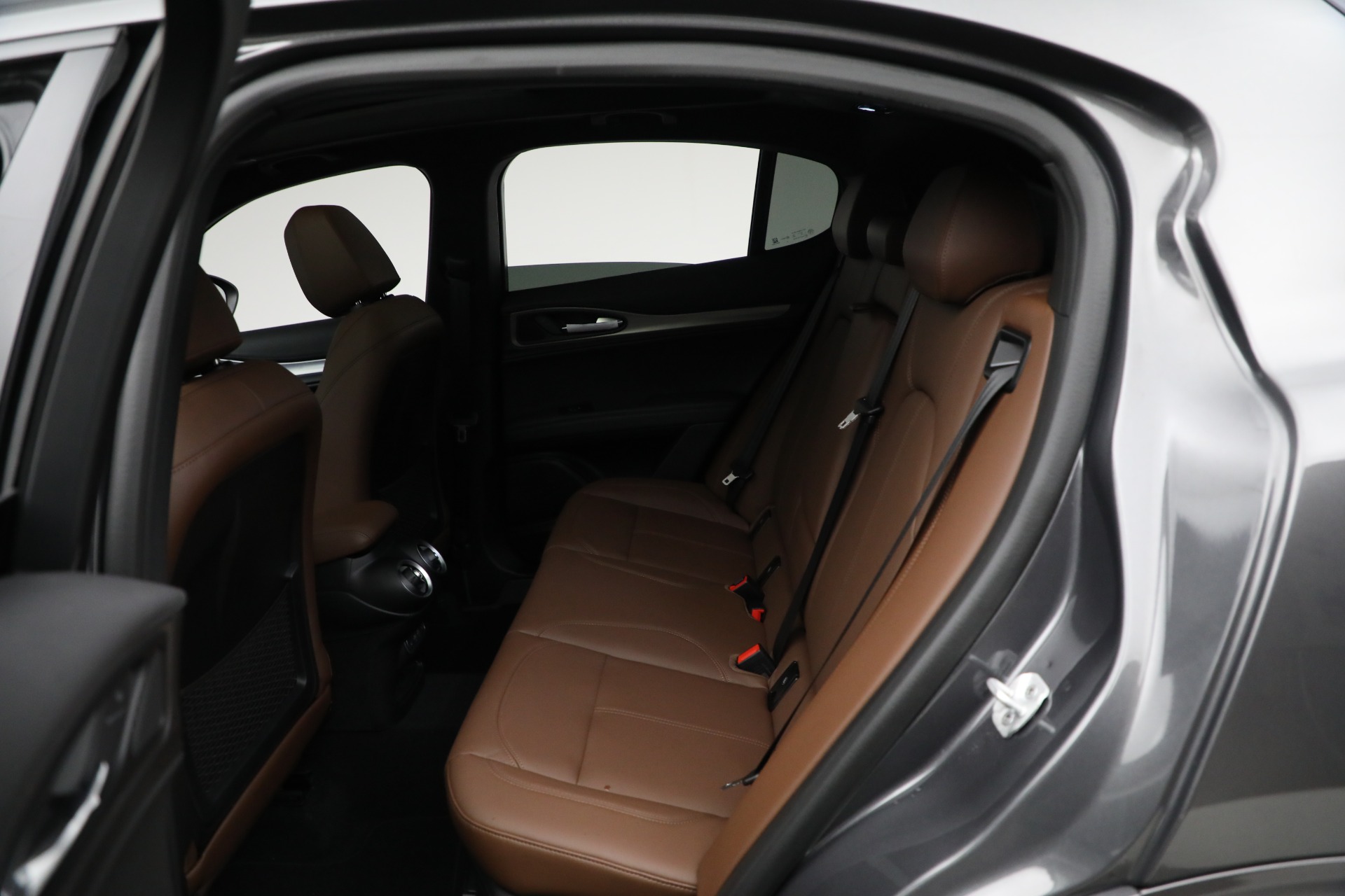 New-2024-Alfa-Romeo-Stelvio-Ti