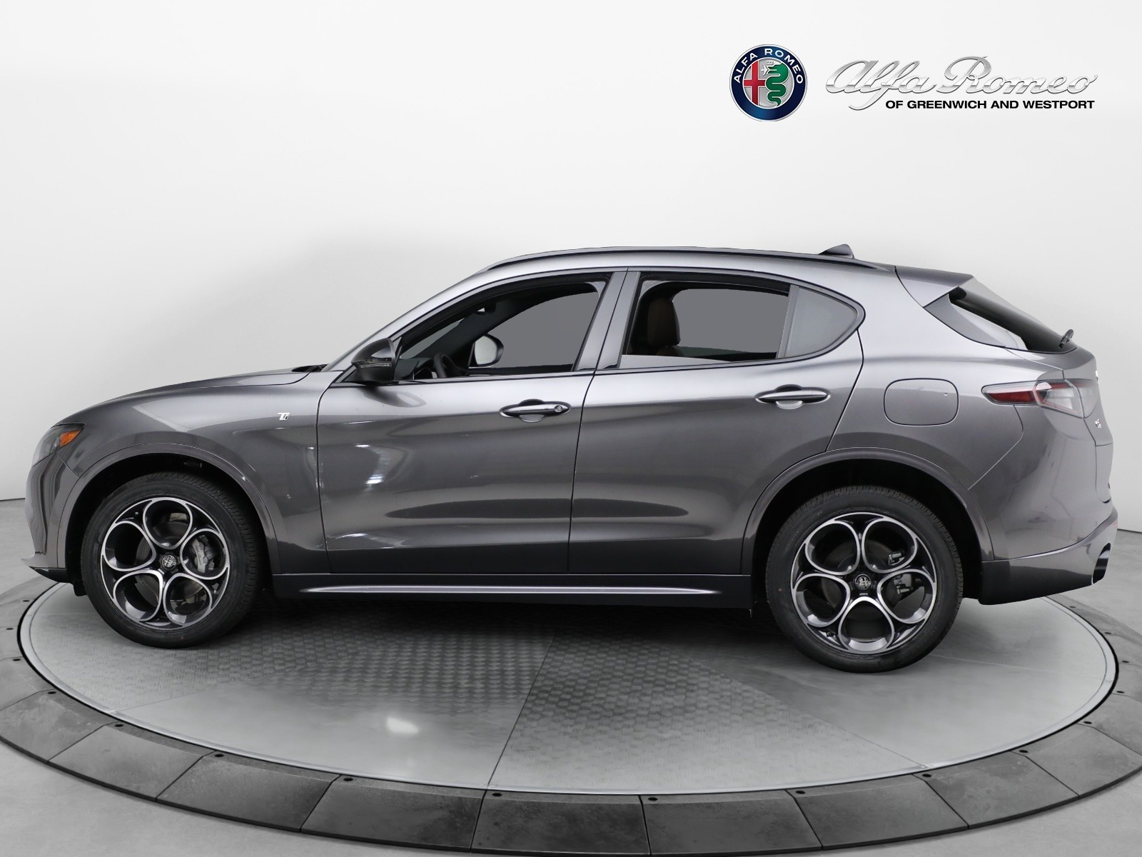 New-2024-Alfa-Romeo-Stelvio-Ti