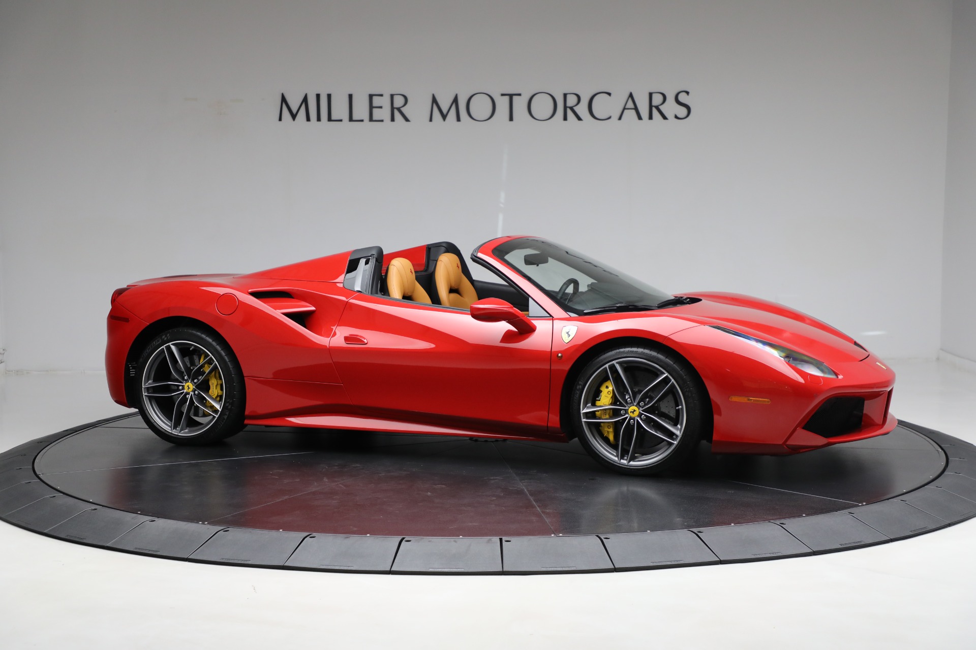 Used-2019-Ferrari-488-Spider
