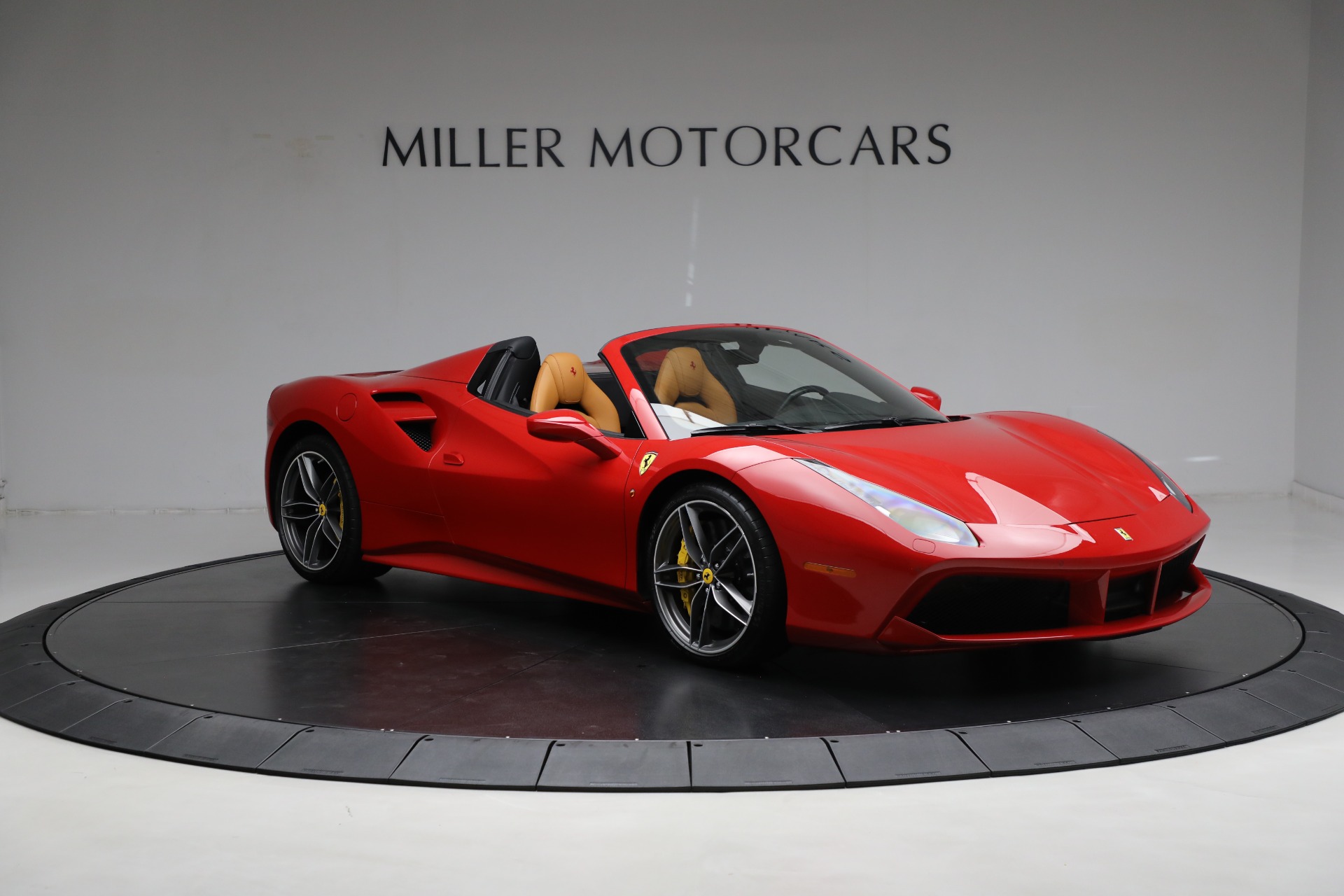 Used-2019-Ferrari-488-Spider