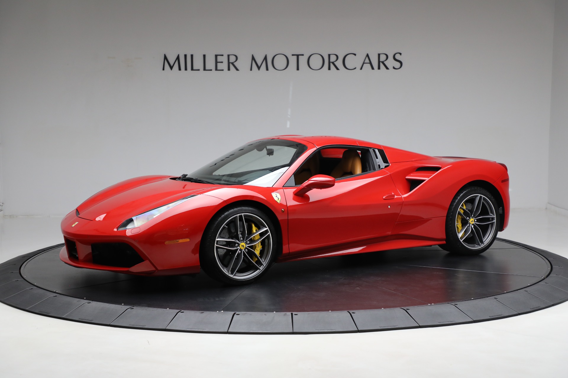 Used-2019-Ferrari-488-Spider