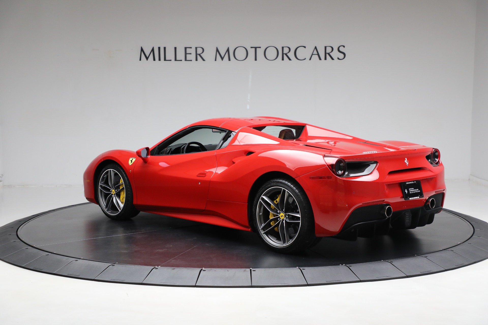 Used-2019-Ferrari-488-Spider