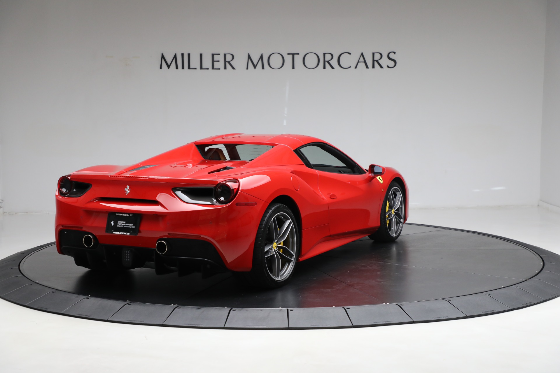 Used-2019-Ferrari-488-Spider