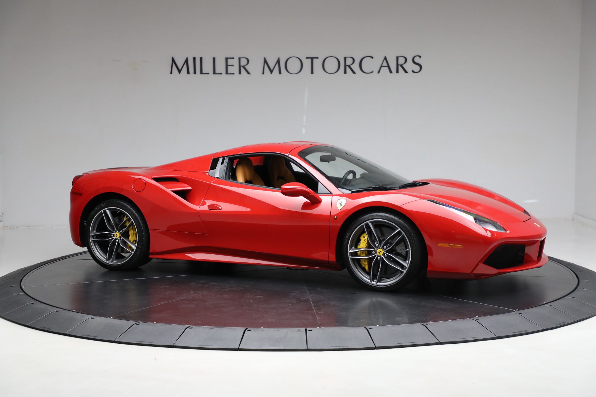 Used-2019-Ferrari-488-Spider
