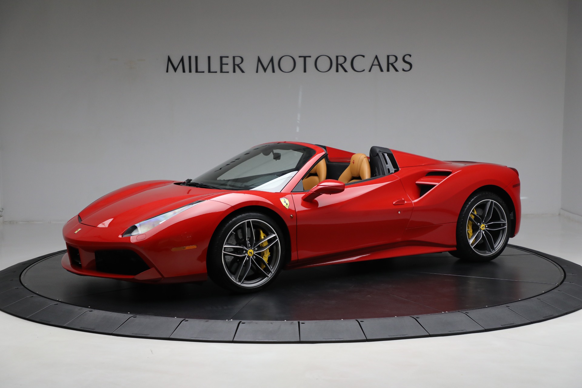 Used-2019-Ferrari-488-Spider