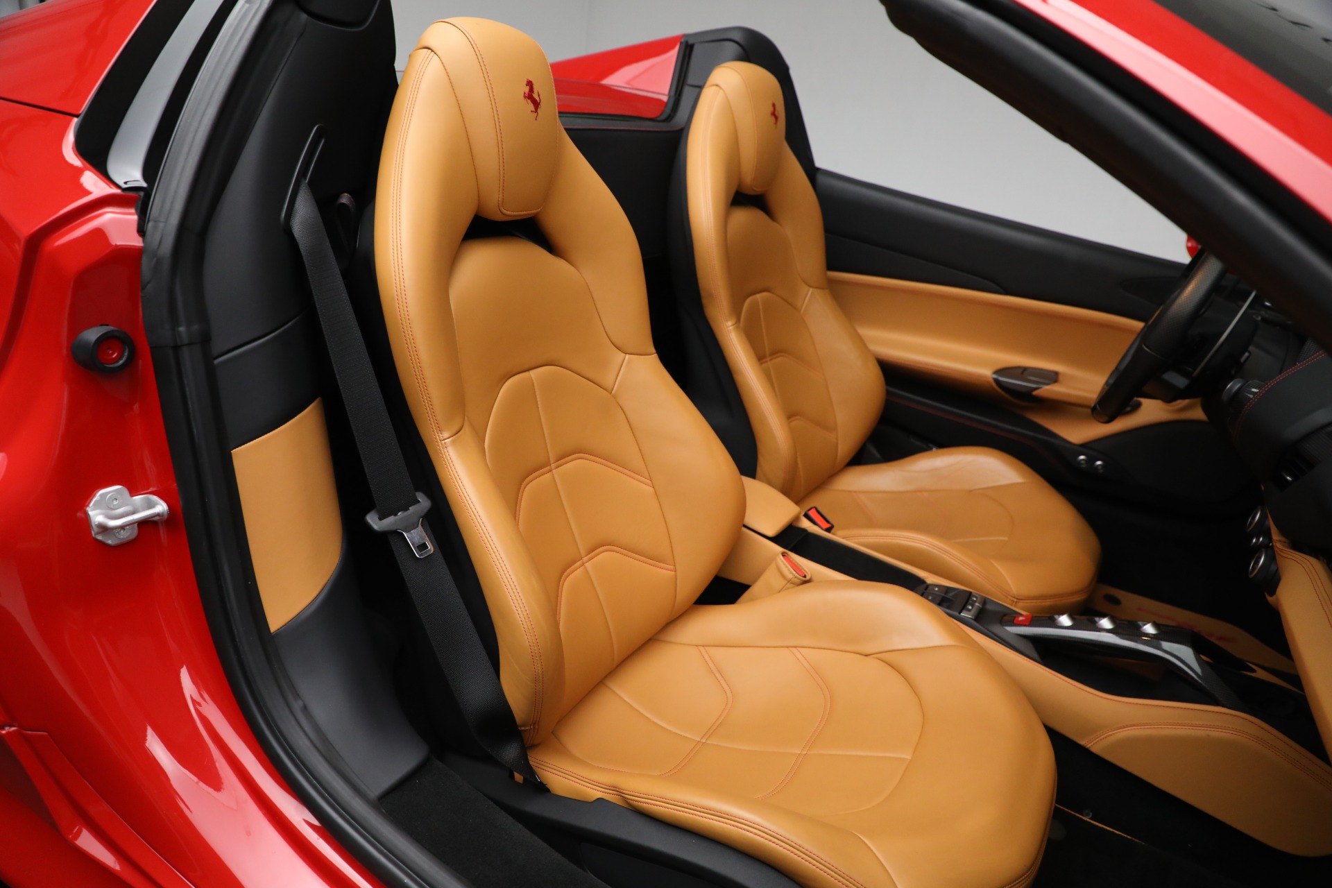 Used-2019-Ferrari-488-Spider