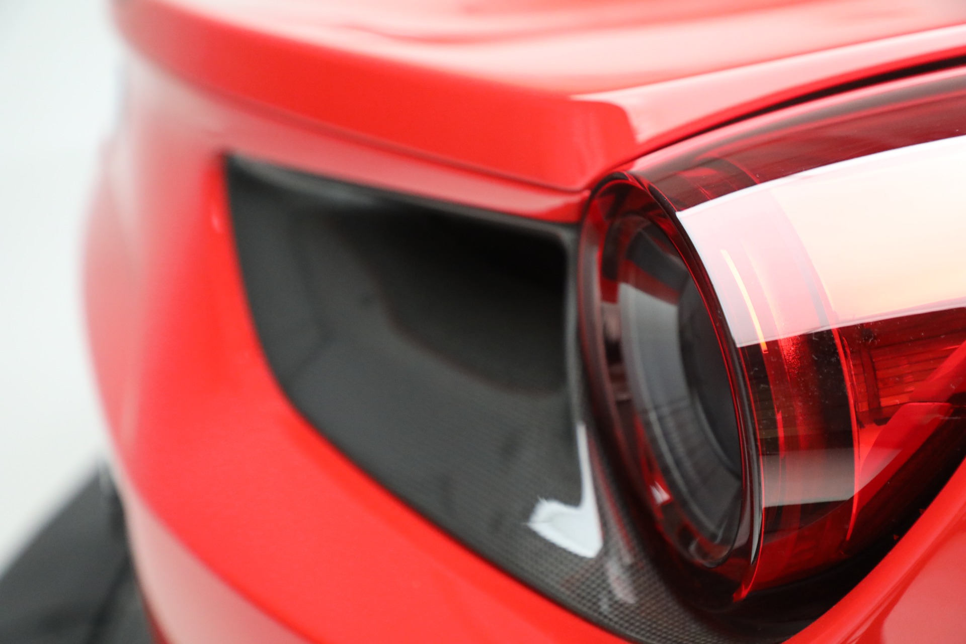 Used-2019-Ferrari-488-Spider