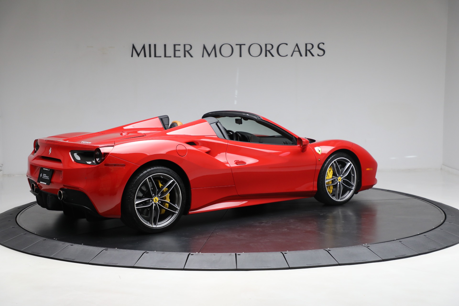Used-2019-Ferrari-488-Spider